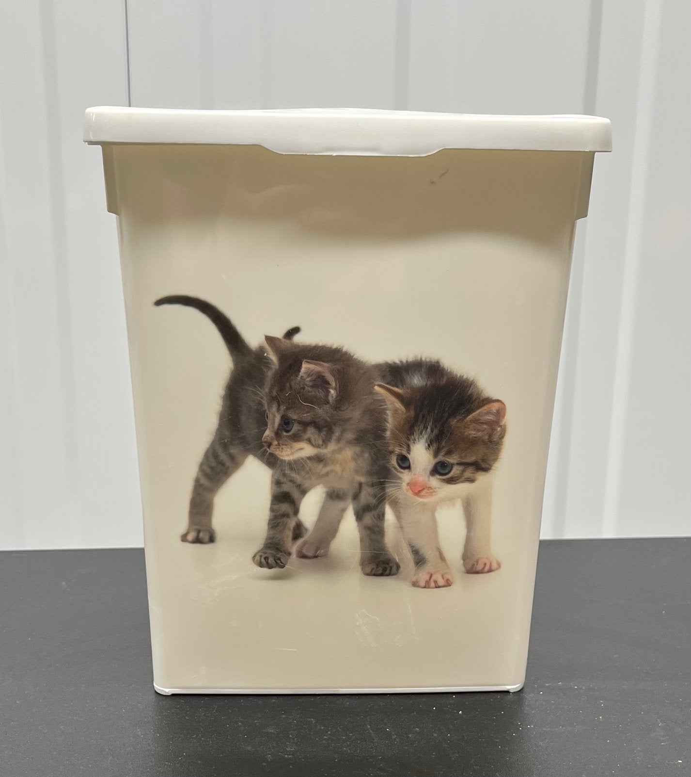 Plastic kattenvoercontainer (hendel ontbreekt), Ophalen, Gebruikt