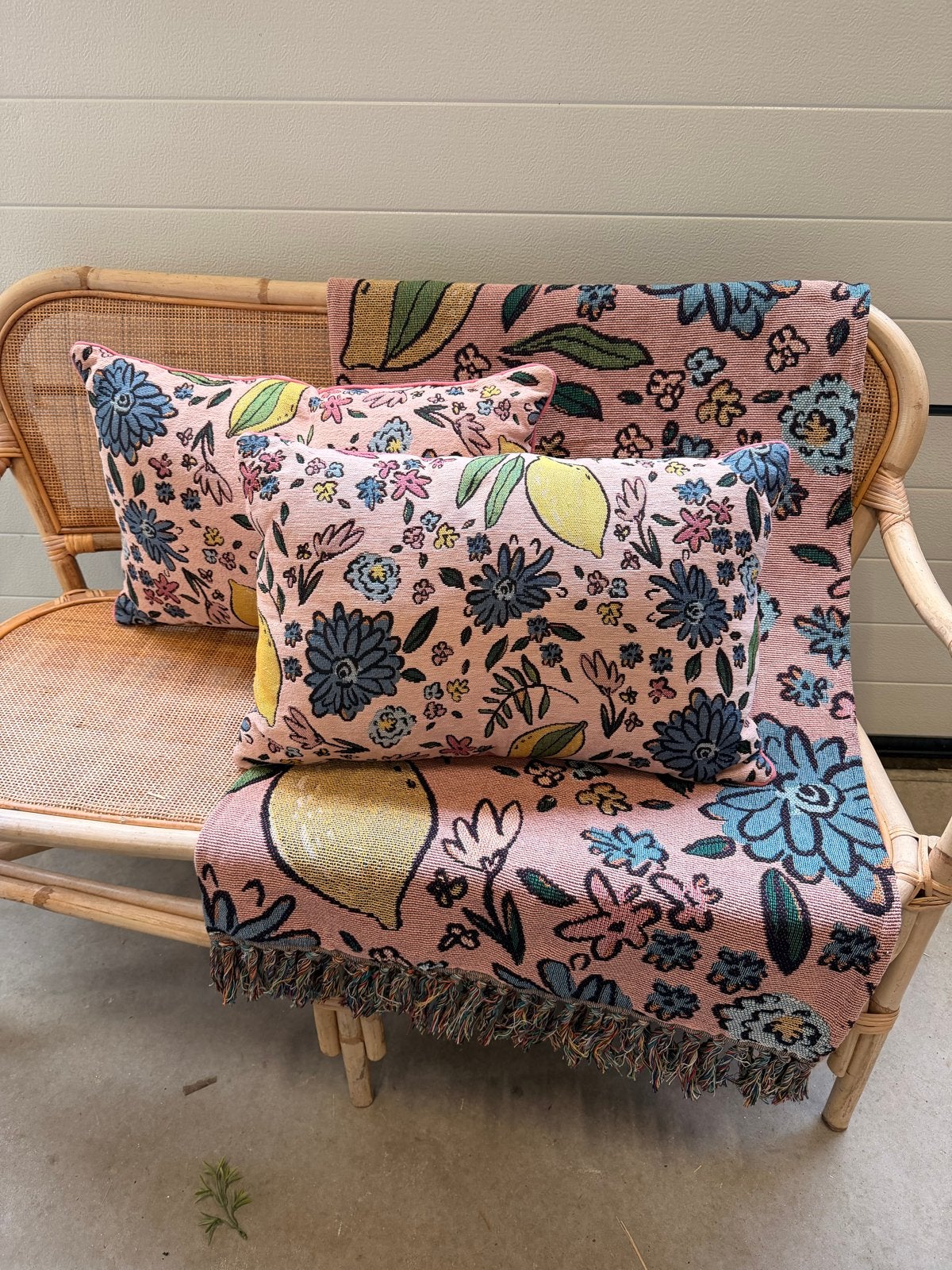Kleedje 180x220 met 2 bijpassende kussens, Ophalen, Meerkleurig, Met print, Zo goed als nieuw
