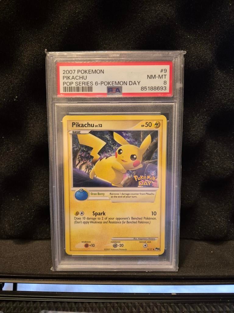 Pokemon Day 2007 - Pikachu - 9/17 - PSA 8, Ophalen of Verzenden, Zo goed als nieuw