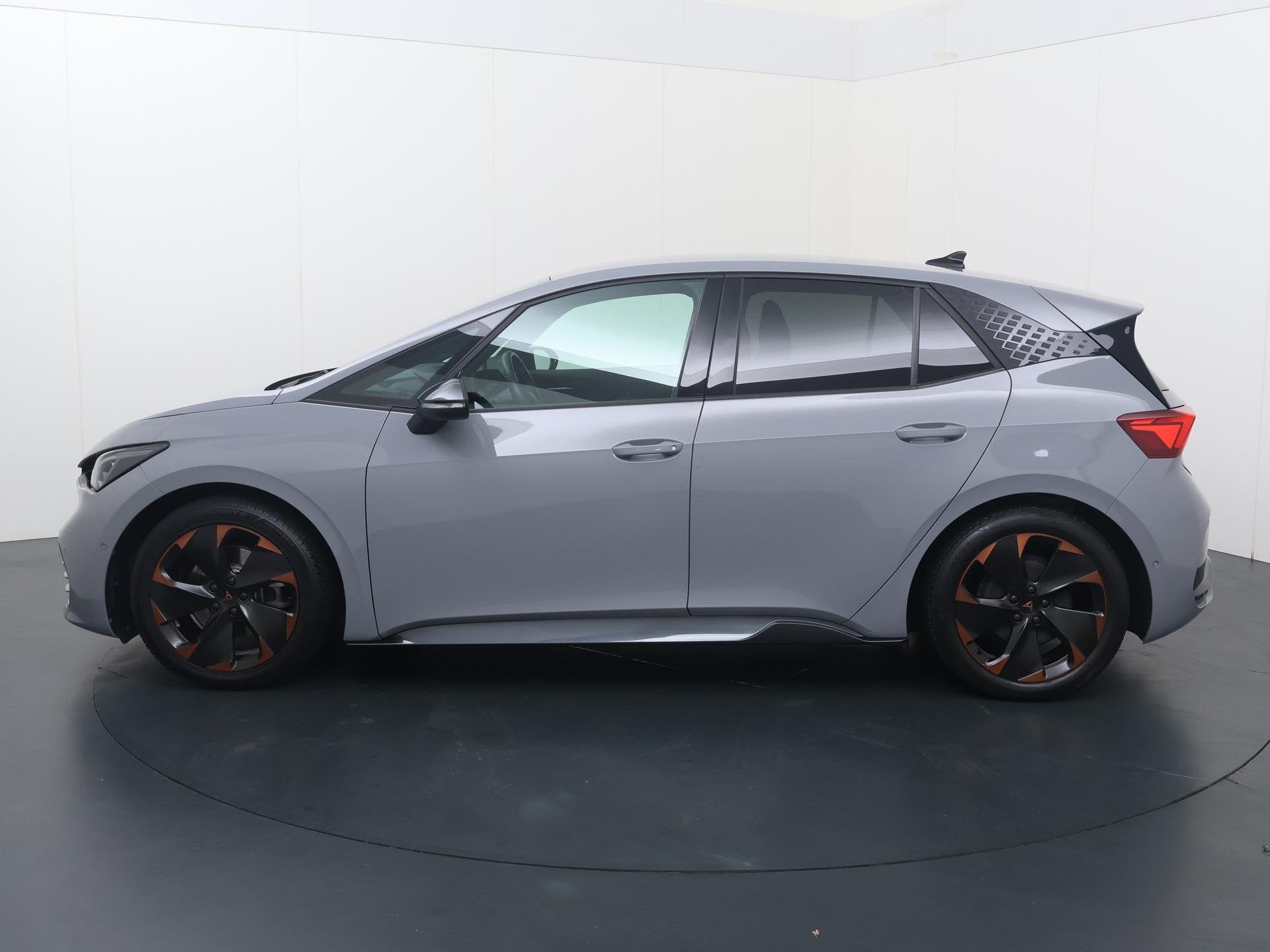 CUPRA Born Adrenaline One 62 kWh | 204 PK | SoH 89% | Adapti, Auto's, 12 maanden, Gebruikt, Zwart, 375 min