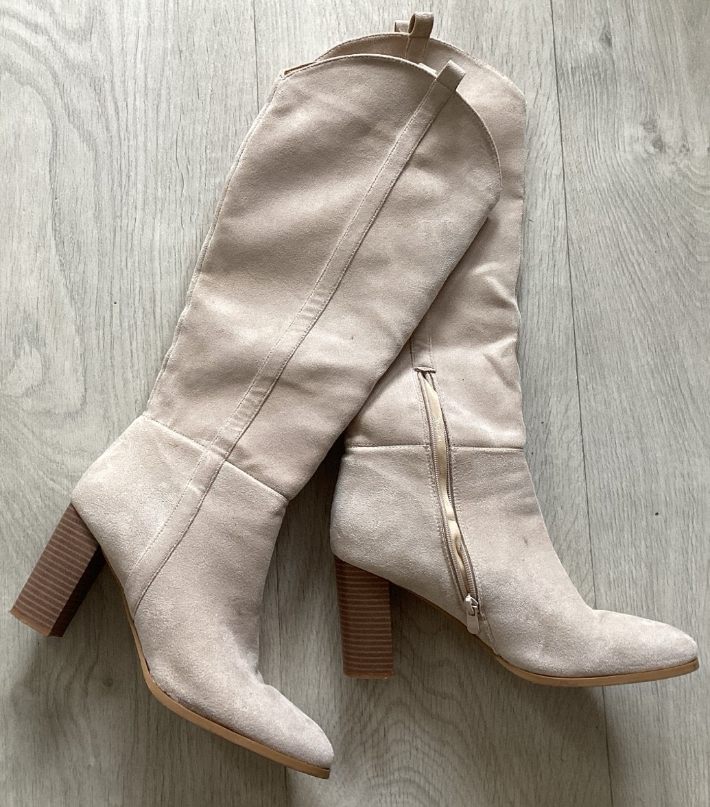 Beige suède laarzen maat 41 met blokhak, Hoge laarzen, Beige, Ophalen of Verzenden, Zo goed als nieuw