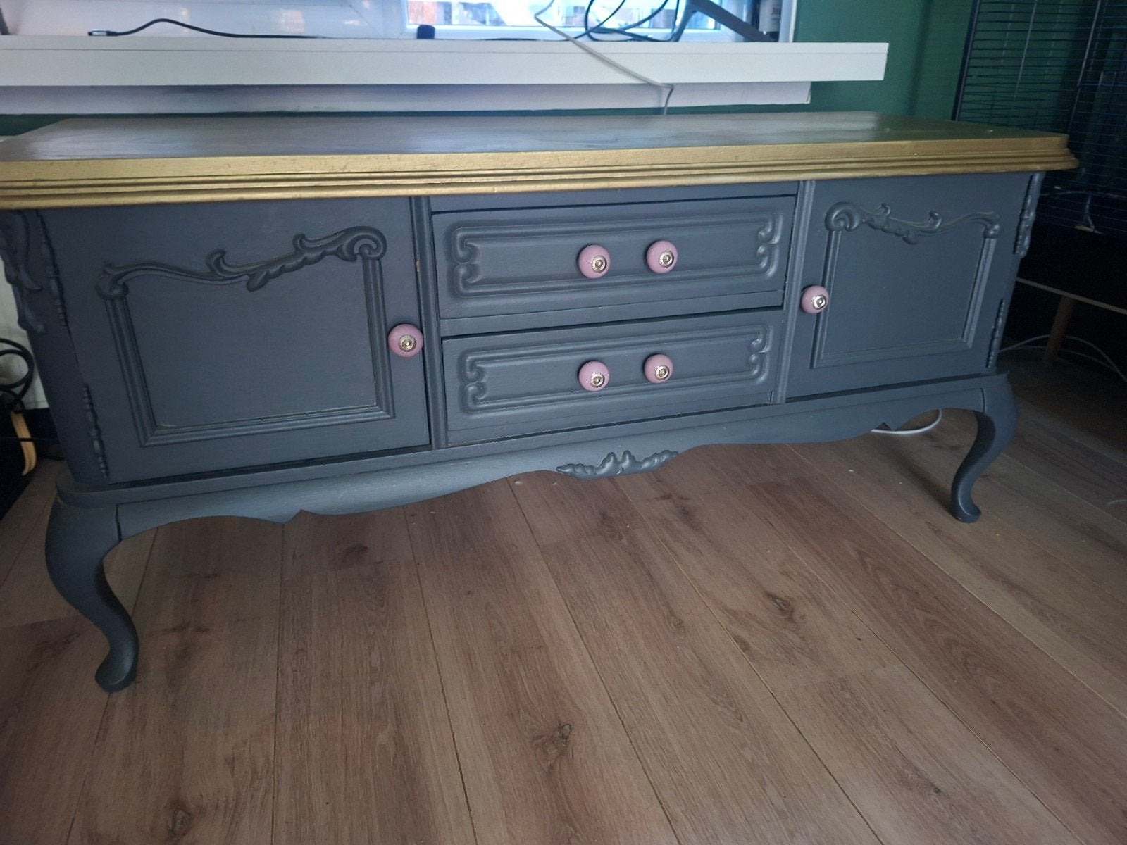 Leuke salontafel met lades en gouden accenten, Huis en Inrichting, Ophalen, Gebruikt, Overige houtsoorten, Klassiek, Brocante