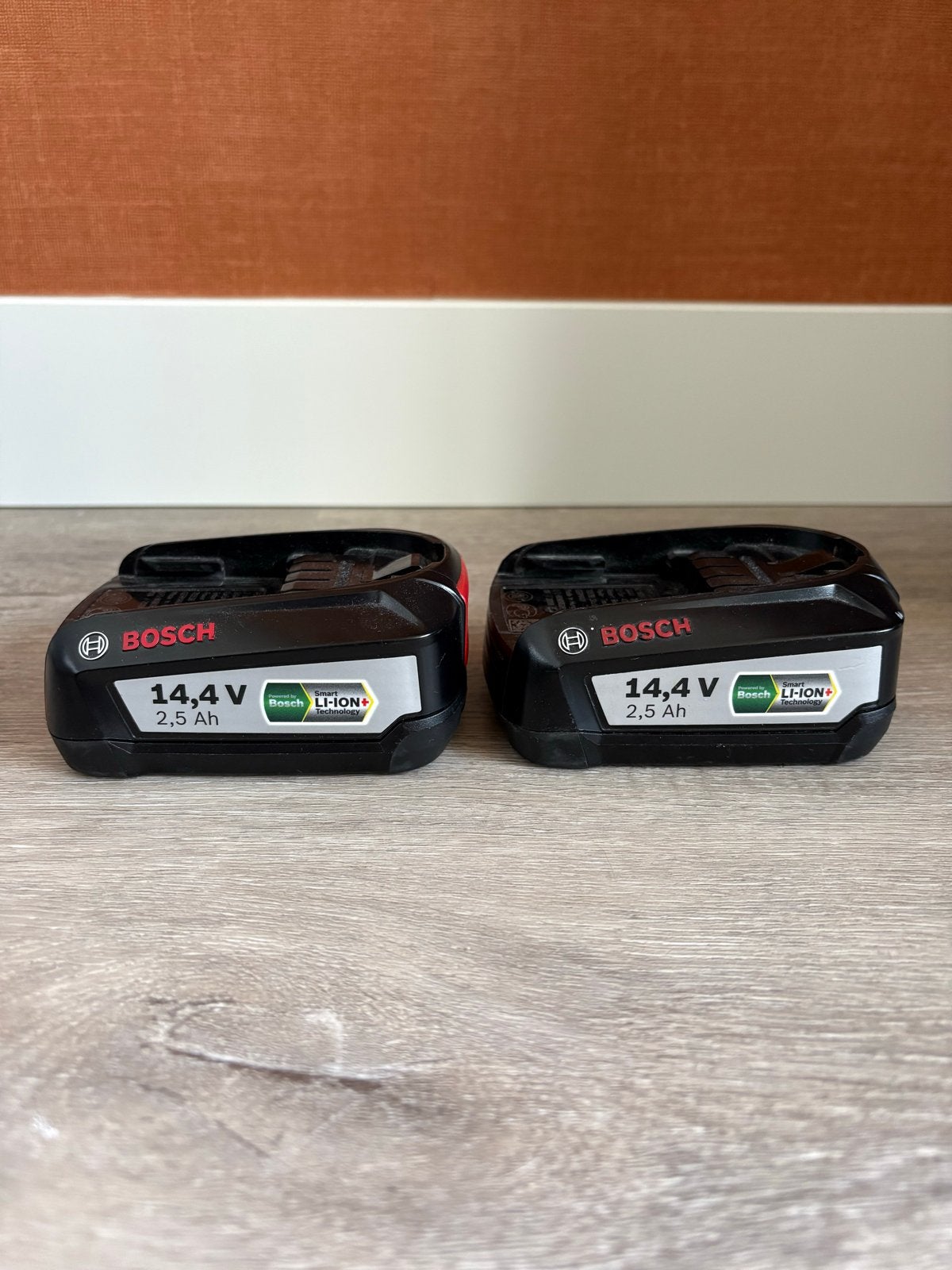 Bosch 14,4V Li-Ion Accu's (2x) met Oplader AL 1815 CV, Ophalen of Verzenden, Gebruikt, Overige typen