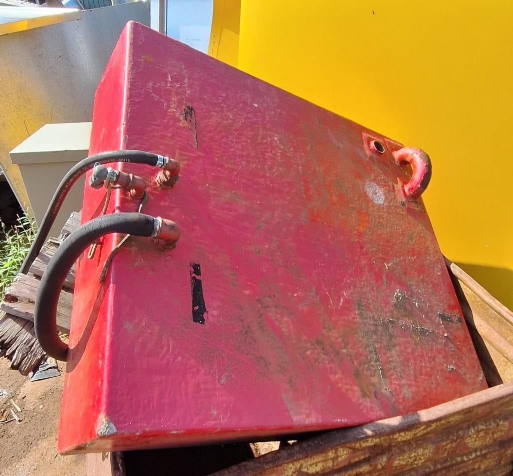 Polyester Watertank, niet geschikt voor drinkwater, Caravans en Kamperen, Ophalen, Gebruikt