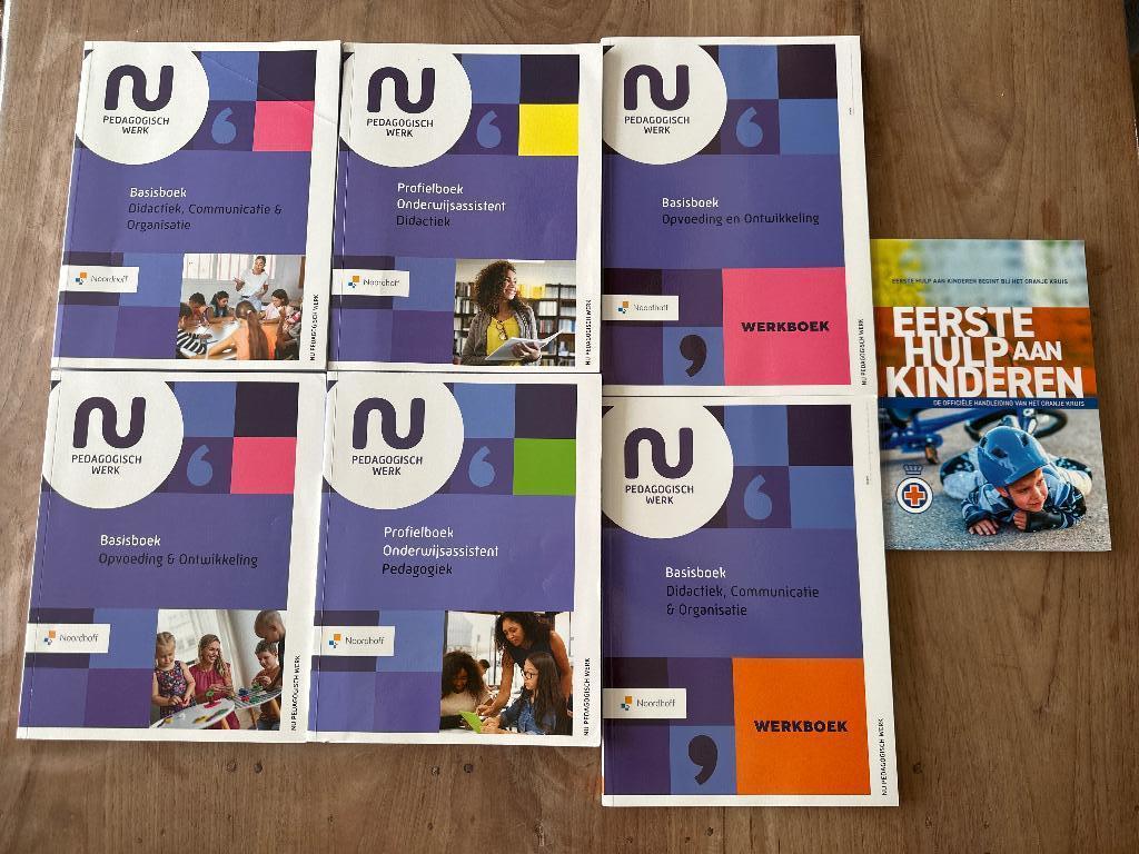 Studieboeken Onderwijsassistent niveau 4, Boeken, Ophalen, Overige vakken, Zo goed als nieuw, Noordhoff Uitgevers