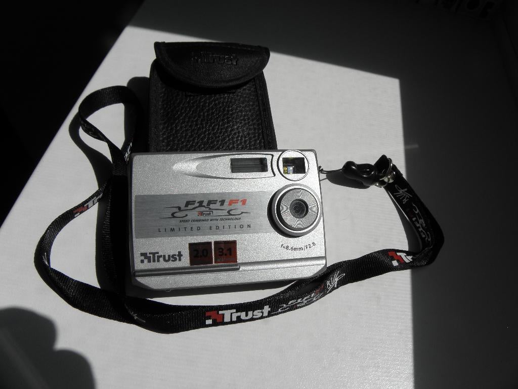 Digitale Trust F1 Foto Camera / Met Trust Reistasje, Gebruikt, Compact, Ophalen of Verzenden, Overige Merken