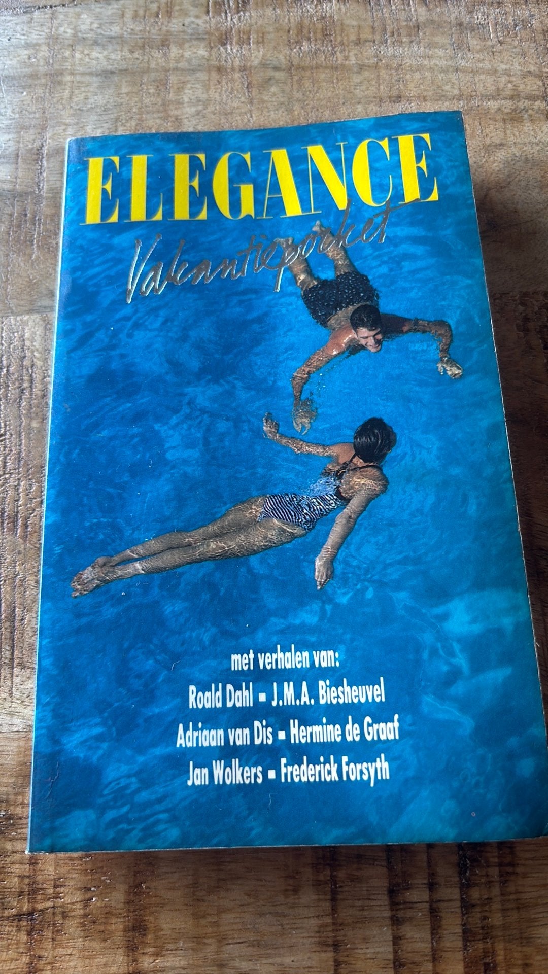 Elegance vakantiepocket, Ophalen of Verzenden, Zo goed als nieuw