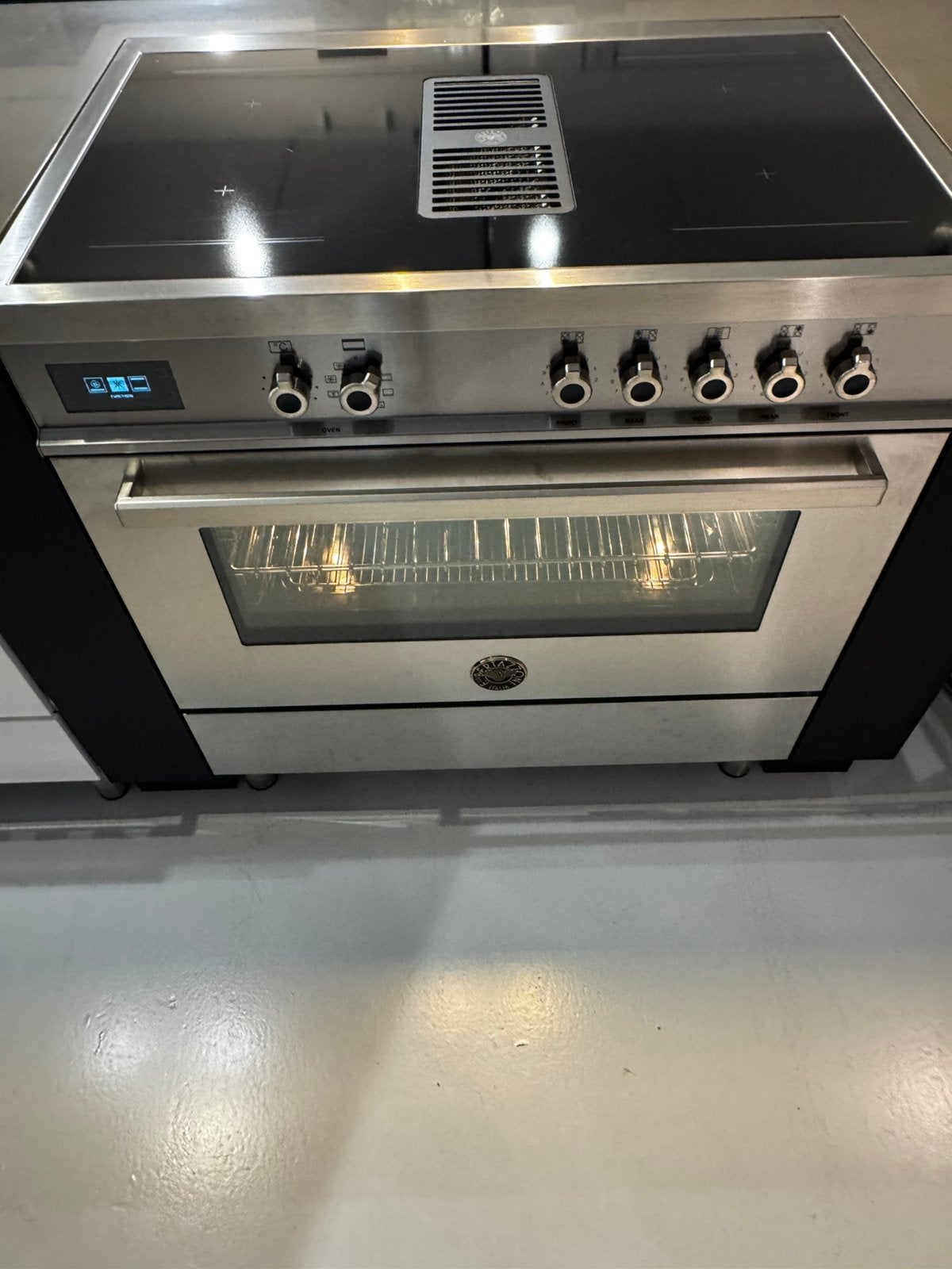 BERTZZONI AIRTEC INDUCTIE FORNUIS MET AFZUIGING RVS, Ophalen, 60 cm of meer, Nieuw, 4 kookzones