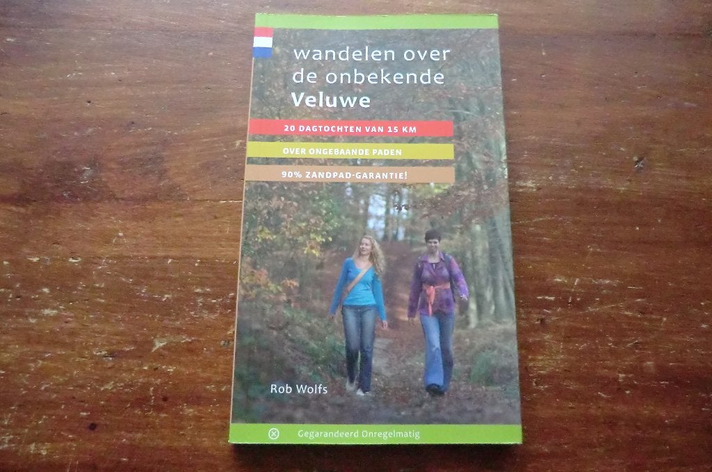 wandelgids - wandelen over de onbekende Veluwe (2015), Boeken, Reisgidsen, Overige merken, Ophalen of Verzenden, Zo goed als nieuw