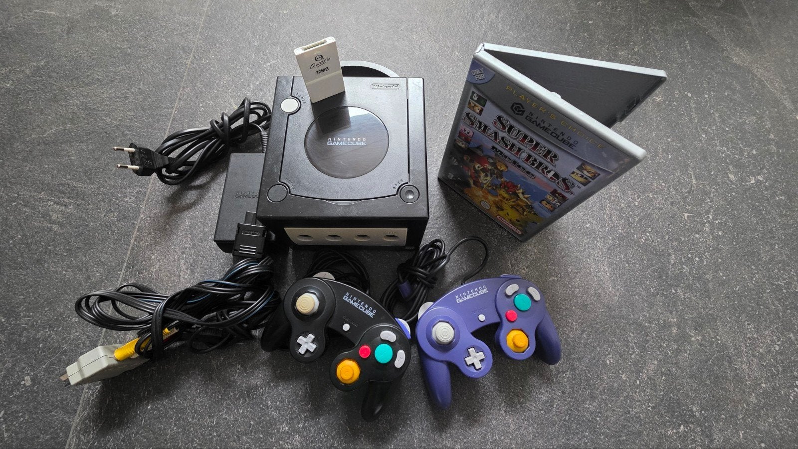 GameCube + 2 Original Controllers + Super Smash Bros Melee, Zwart, Met games, Met 2 controllers, Ophalen of Verzenden