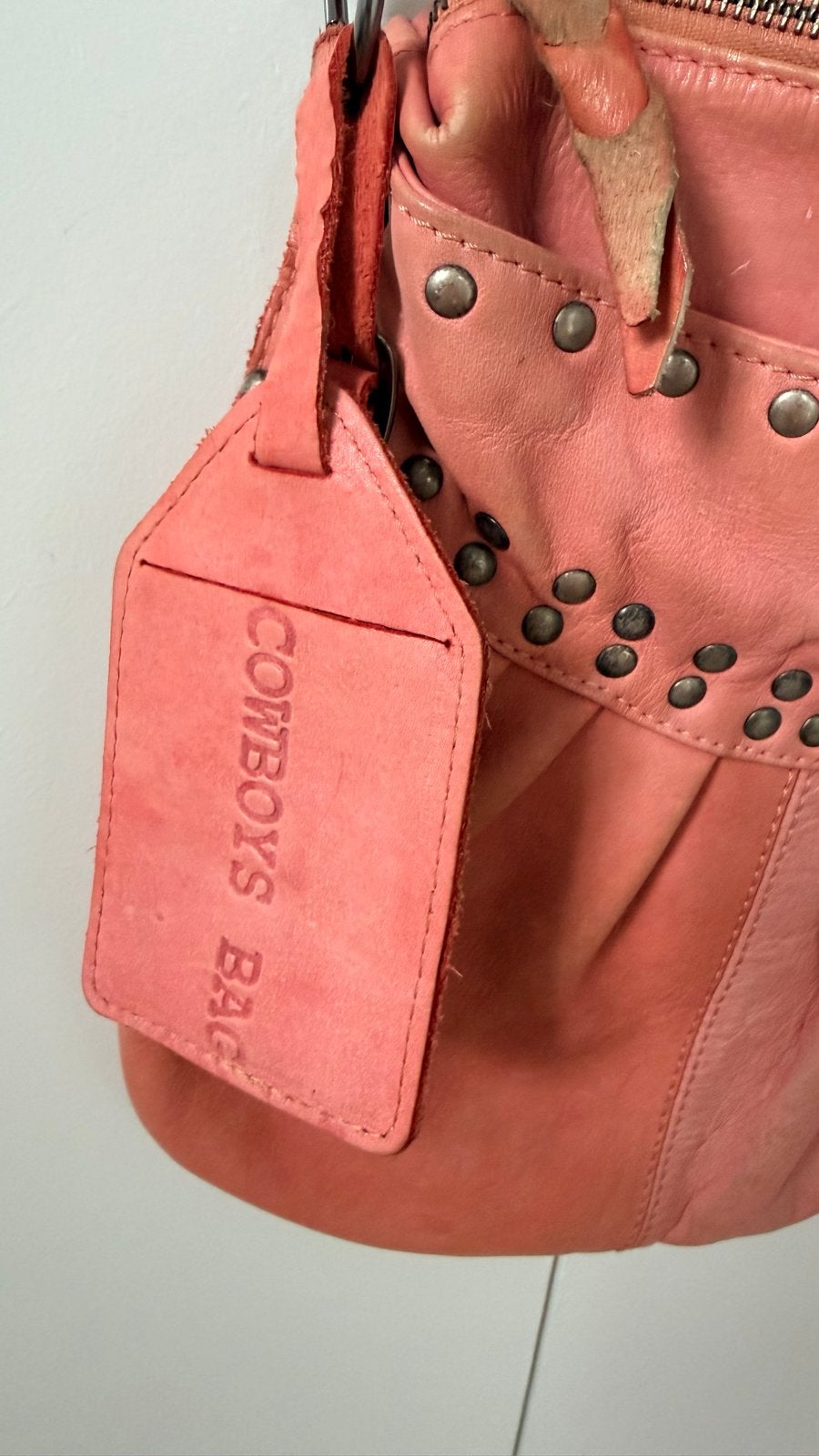 Cowboysbag schoudertasje in koraalrood leer, Ophalen of Verzenden, Gebruikt, Roze, Schoudertasje