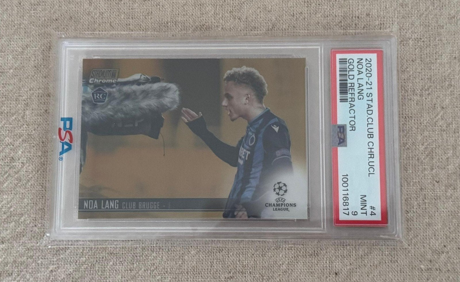 Noa Lang Gold Refractor Rookie Kaart PSA 9 - Club Brugge, Ophalen of Verzenden, Zo goed als nieuw, Buitenlandse clubs, Spelerskaart