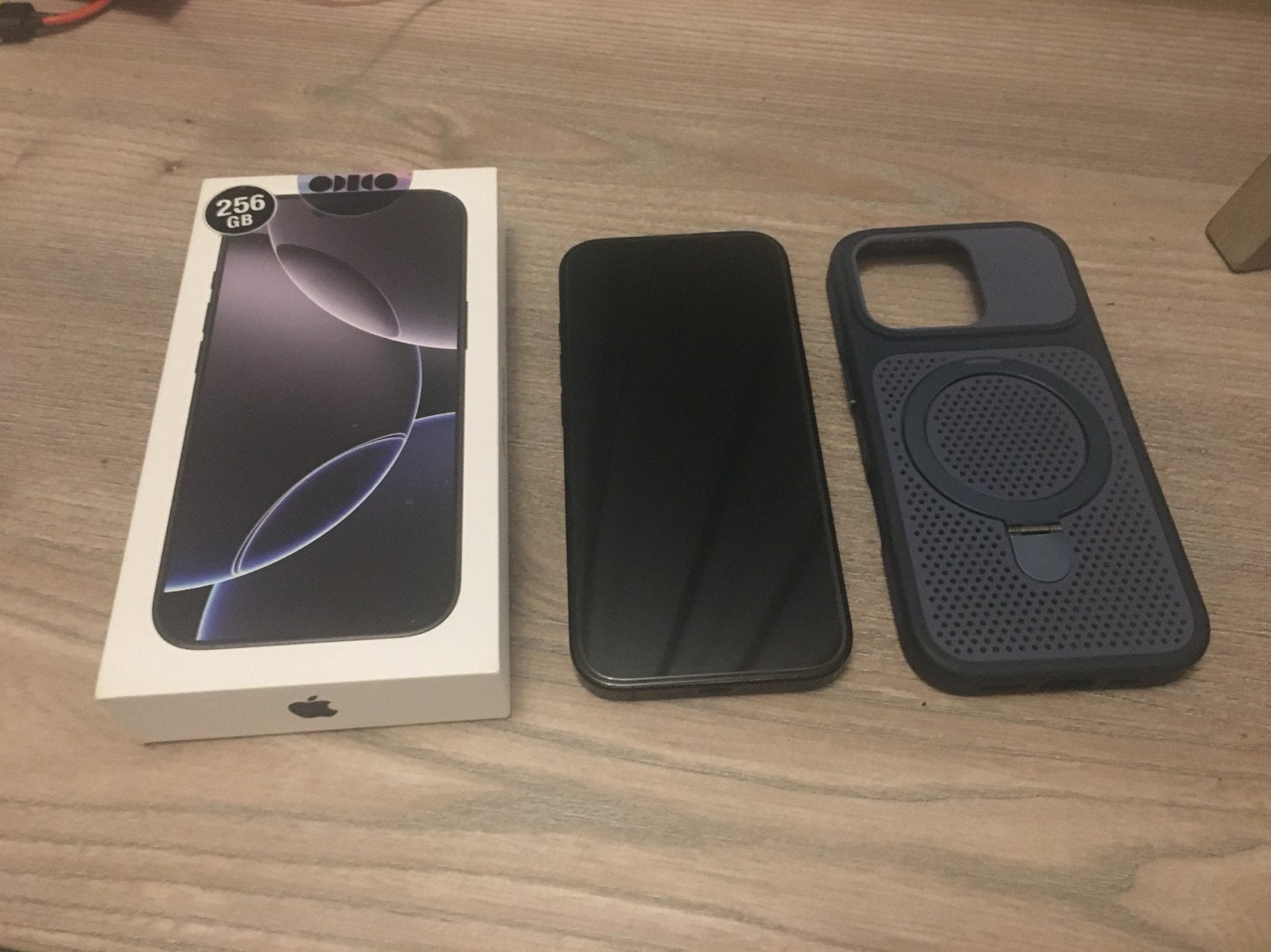 iPhone 16 Pro 256GB, Telecommunicatie, Zwart, Zo goed als nieuw, 87 %, Zonder simlock