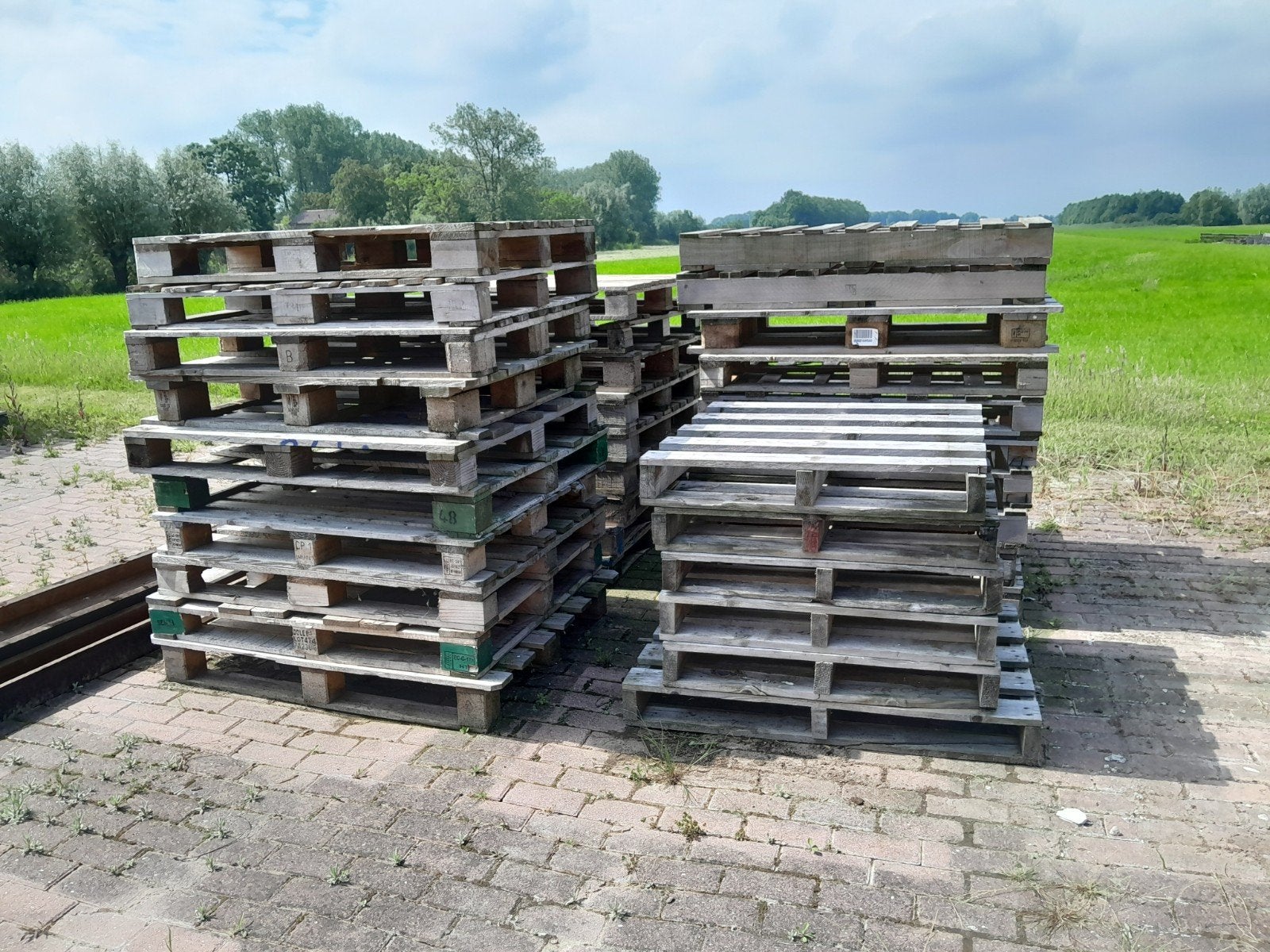 pallets 35 stuks ~ hout hut kampvuur loungebank vlonder, Ophalen, Overige houtsoorten, Minder dan 25 mm