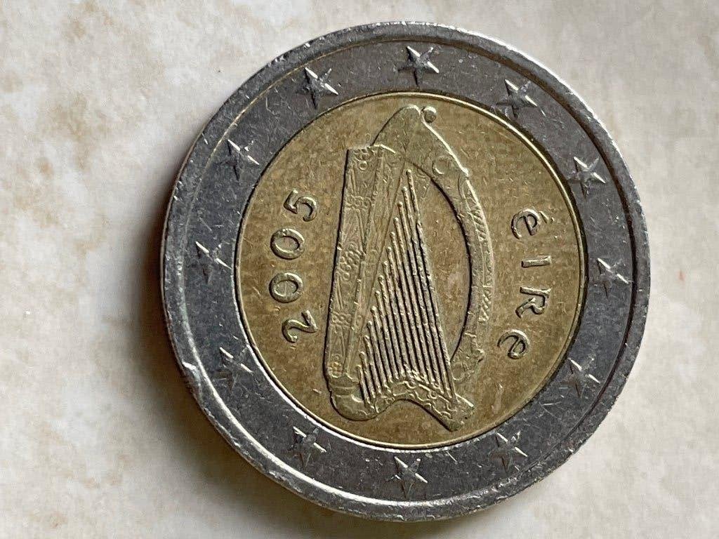 Ierland munt  van 2 Euro van 2005  en van 2002, Postzegels en Munten, Munten | Europa | Euromunten, Ophalen of Verzenden, Ierland