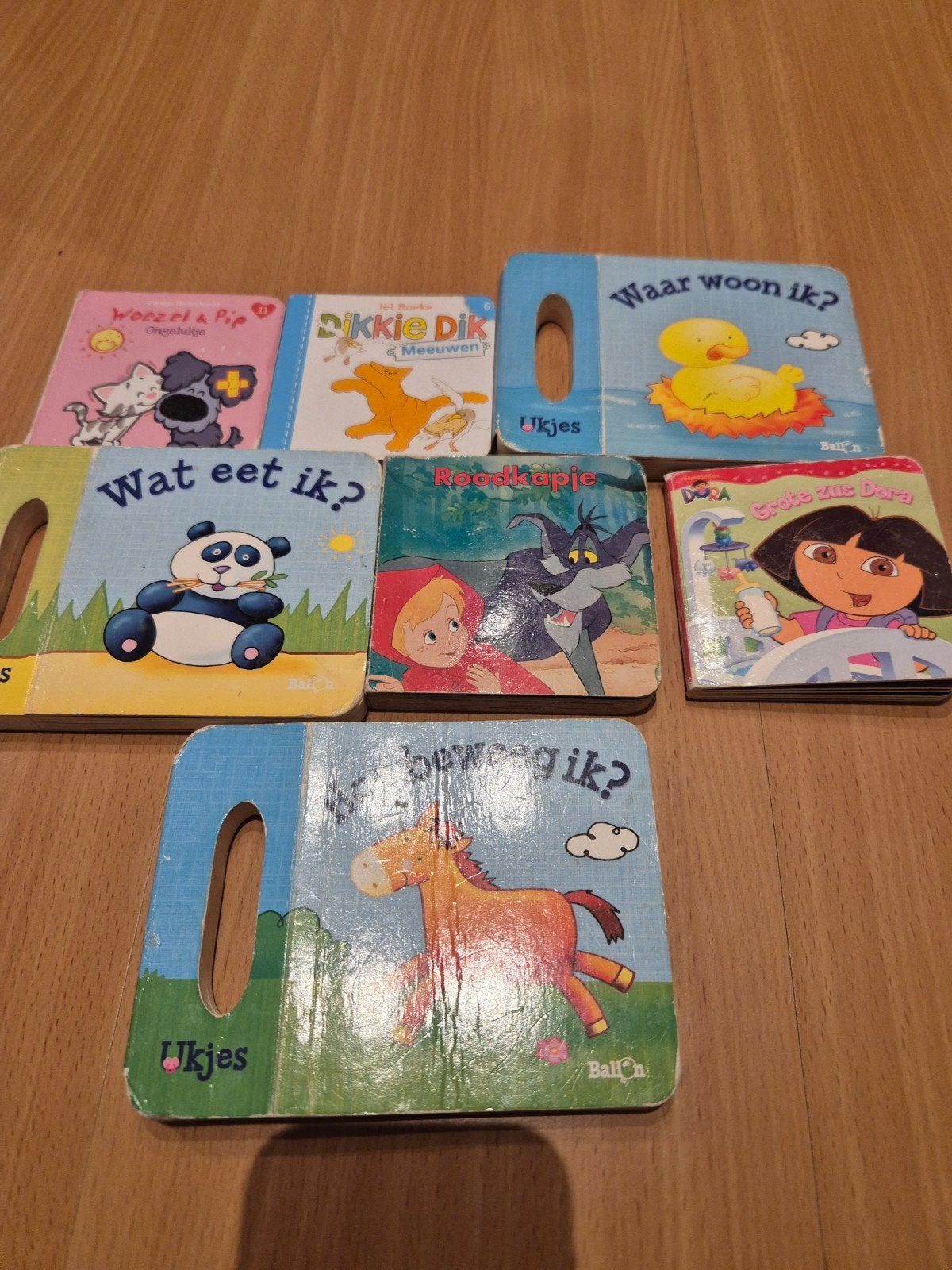 Set van 7 diverse kinderboekjes (Ukjes, Dikkie Dik, Dora), Ophalen of Verzenden, Gelezen, 1 tot 2 jaar