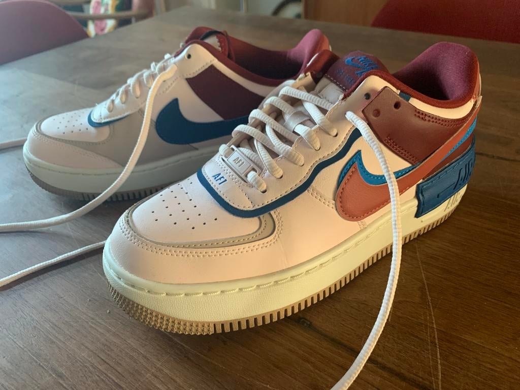 Nike sneakers - Zo goed als nieuw - Maat 7,5, Kleding | Dames, Ophalen of Verzenden, Zo goed als nieuw, Roze, Sneakers of Gympen
