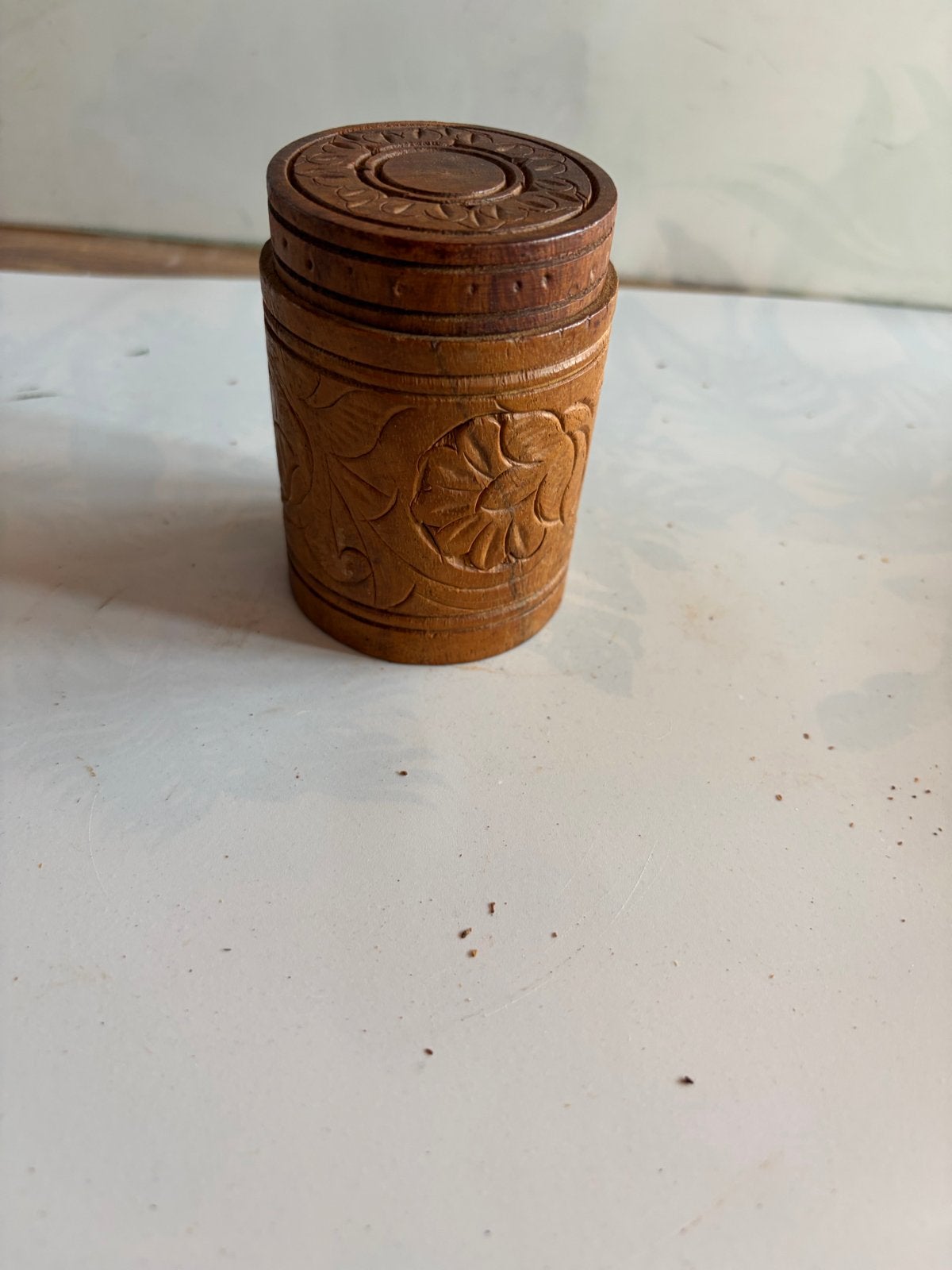 Handgesneden houten doosje met bloemmotief, Antiek en Kunst, Ophalen of Verzenden