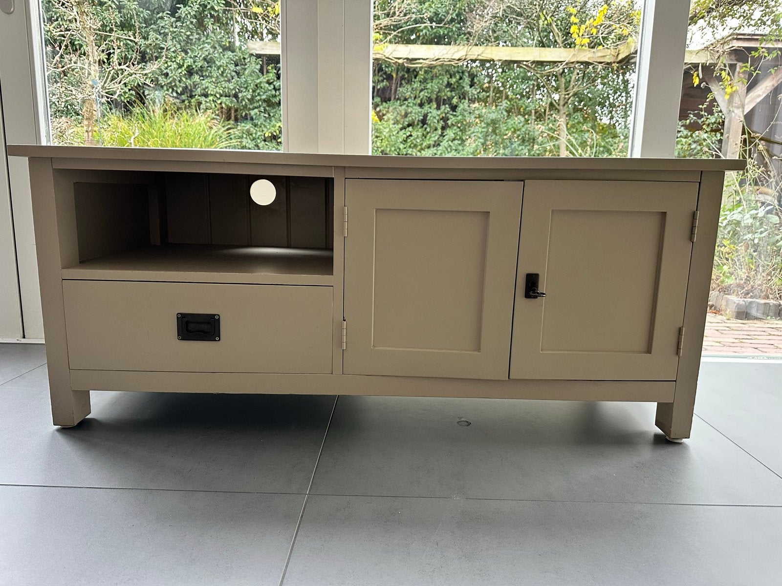 Stijlvol TV-meubel met opbergruimte 120x50x50 cm, 100 tot 150 cm, Ophalen of Verzenden, Zo goed als nieuw, Minder dan 100 cm