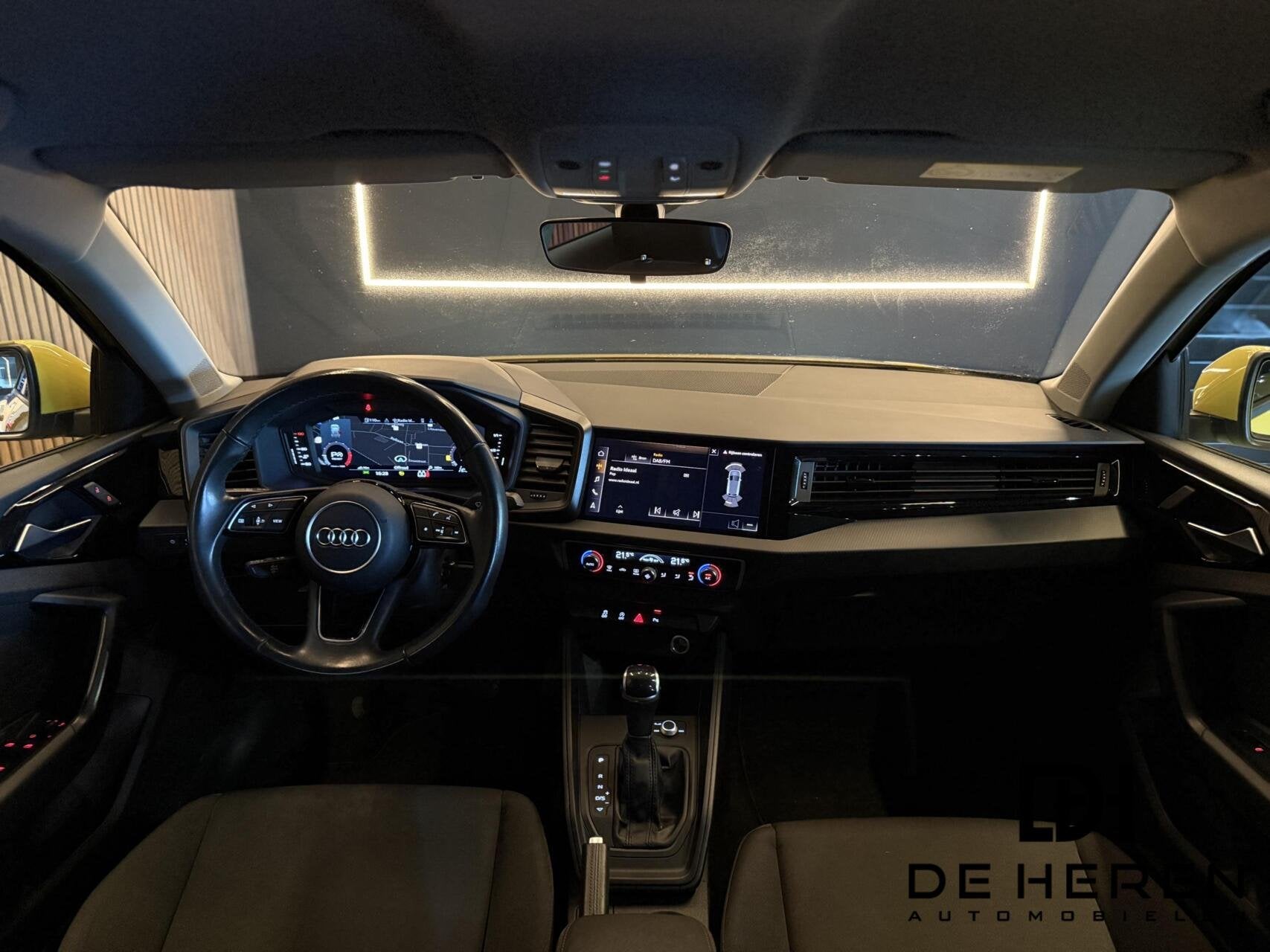 Audi A1 Sportback 25 TFSI Pro Line Matrix LED S-line, Auto's, Dealer onderhouden, Stof, Euro 6, 95 pk