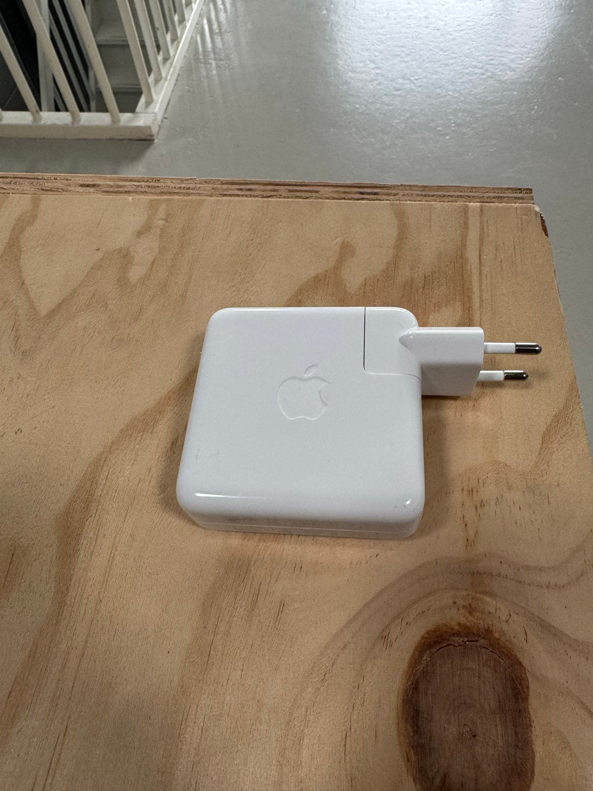 Apple 96W USB-C Oplader Adapter voor MacBook Pro/Air, Computers en Software, Laptop-opladers, Ophalen, Zo goed als nieuw