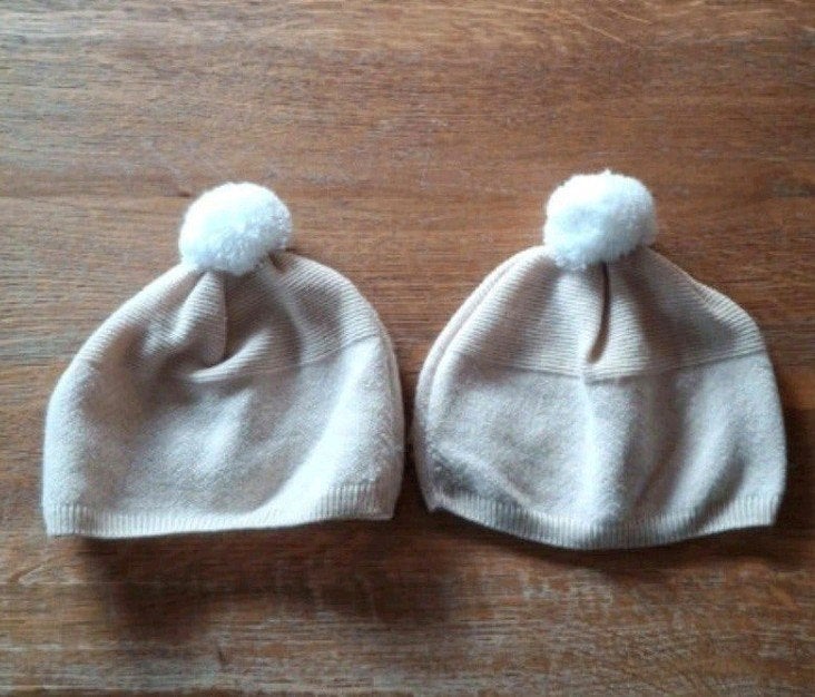 2 leuke mutsjes voor tweeling, Made in Spanje, Jongetje of Meisje, Ophalen of Verzenden, Zo goed als nieuw