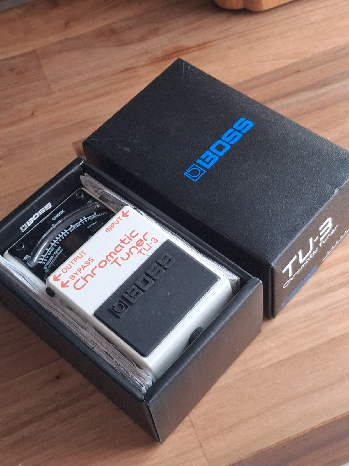 Boss TU-3 Chromatic Tuner / Stagetuner pedaal inc doos, Ophalen of Verzenden, Overige typen