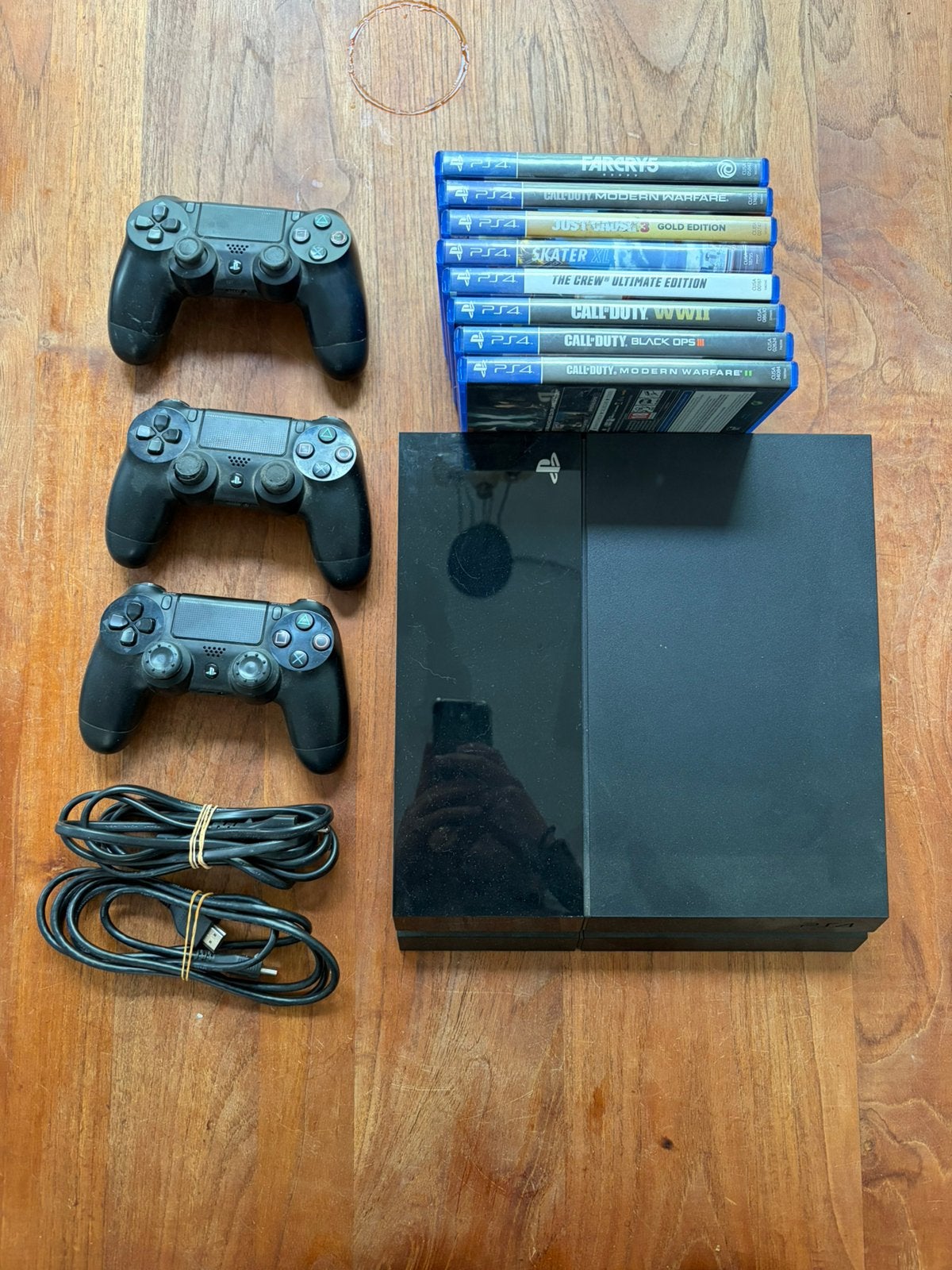 PS4 console met 3 controllers en 7 games (niet los te koop), Spelcomputers en Games, Ophalen, Original, Met 3 controllers of meer