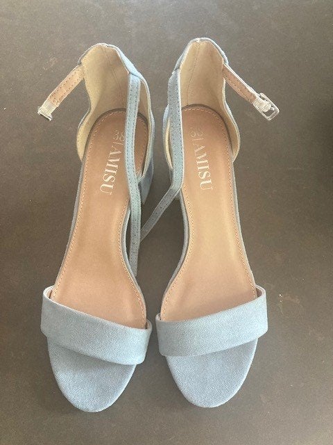Prachtige schoen Amisu mt 38 lichtblauw, Ophalen, Pumps, Blauw, Nieuw