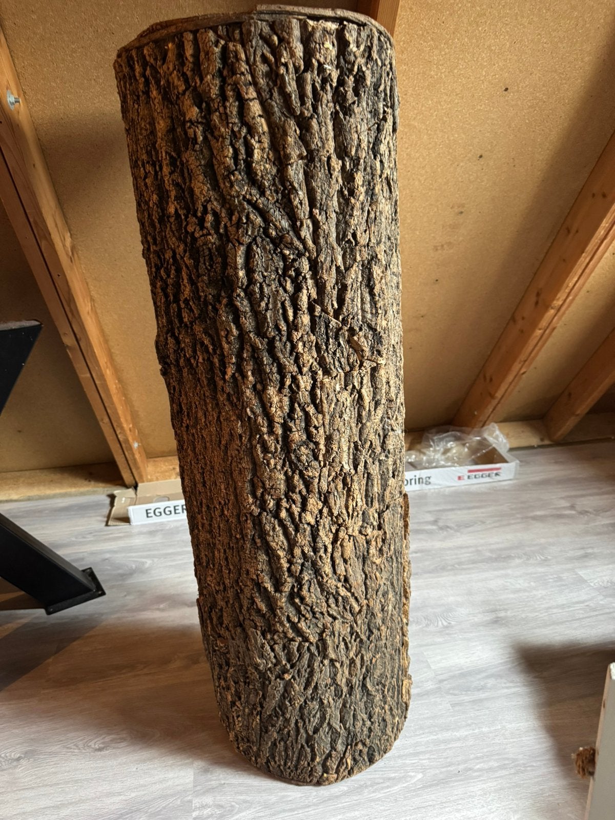 Hoge boomstam plantenbak van schors, Ophalen, Gebruikt, Landelijk, Natuurlijk materiaal