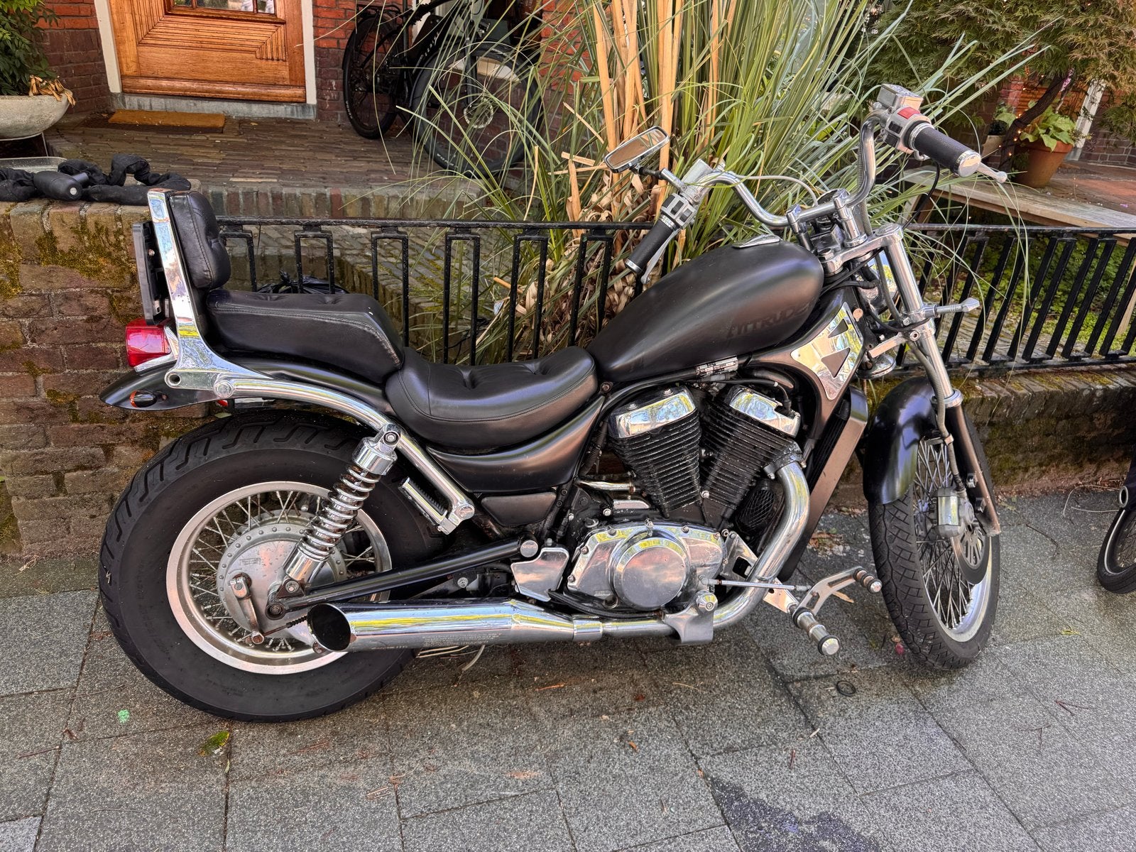 Suzuki Intruder VS800 - Stoere Chopper, Cardan-aandrijving, 2 cilinders, Gebruikt, Particulier