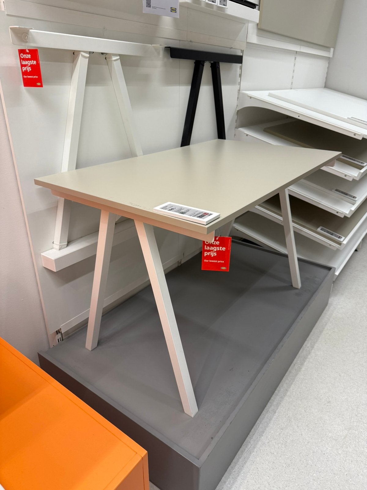 Ikea Table / Computer table, 100 tot 150 cm, Ophalen of Verzenden, Zo goed als nieuw, 25 tot 50 cm