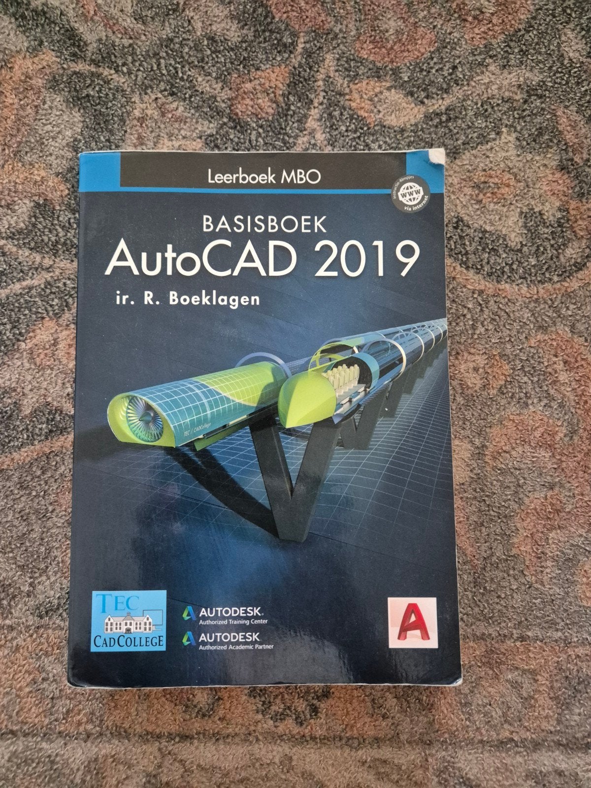 Basisboek AutoCAD 2019 - Leerboek MBO, Gelezen, Ophalen of Verzenden, MBO, Ir. R. Boeklagen