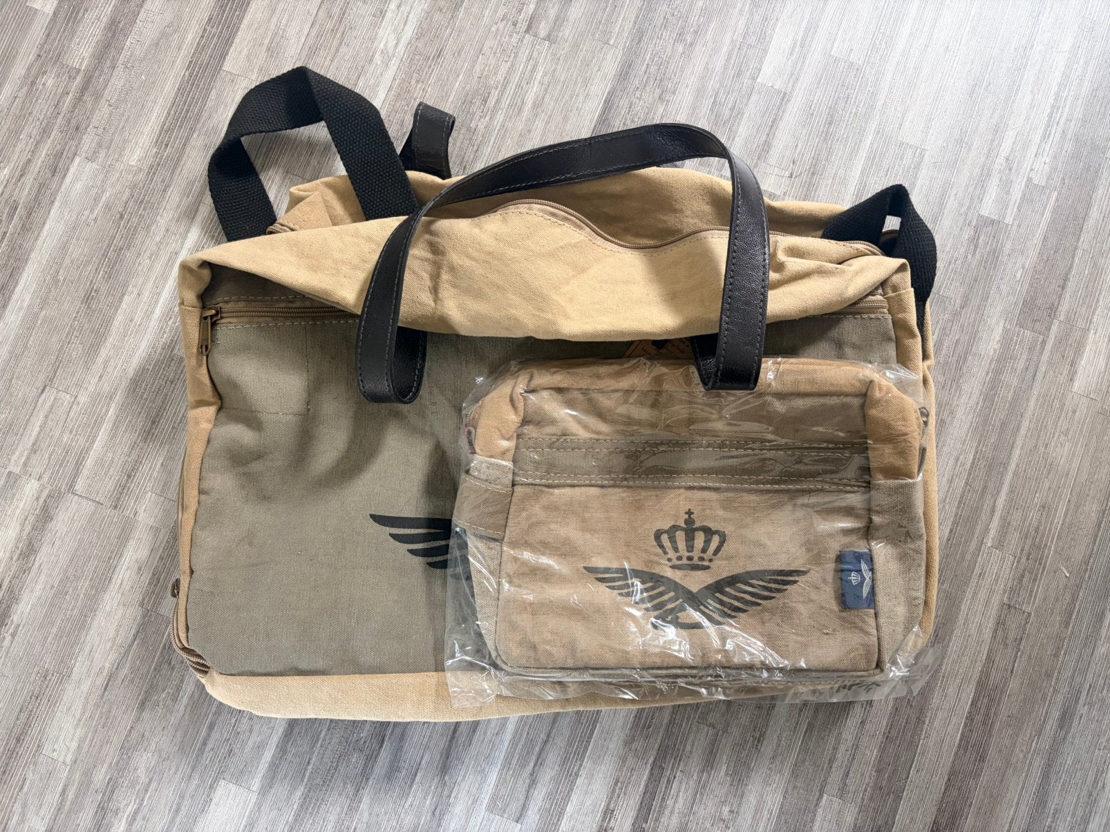 Luchtmacht tas en etui limited edition, Ophalen of Verzenden, Nieuw, 30 cm of meer, Minder dan 35 cm