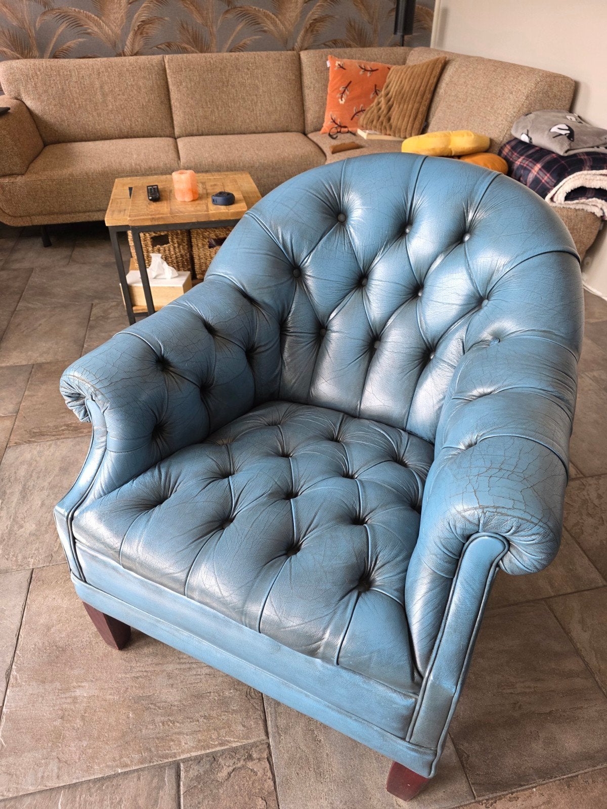 Mooie oude blauwe Chesterfield fauteuil - Volledig leer, Huis en Inrichting, Fauteuils, Gebruikt, Chesterfield, Ophalen of Verzenden