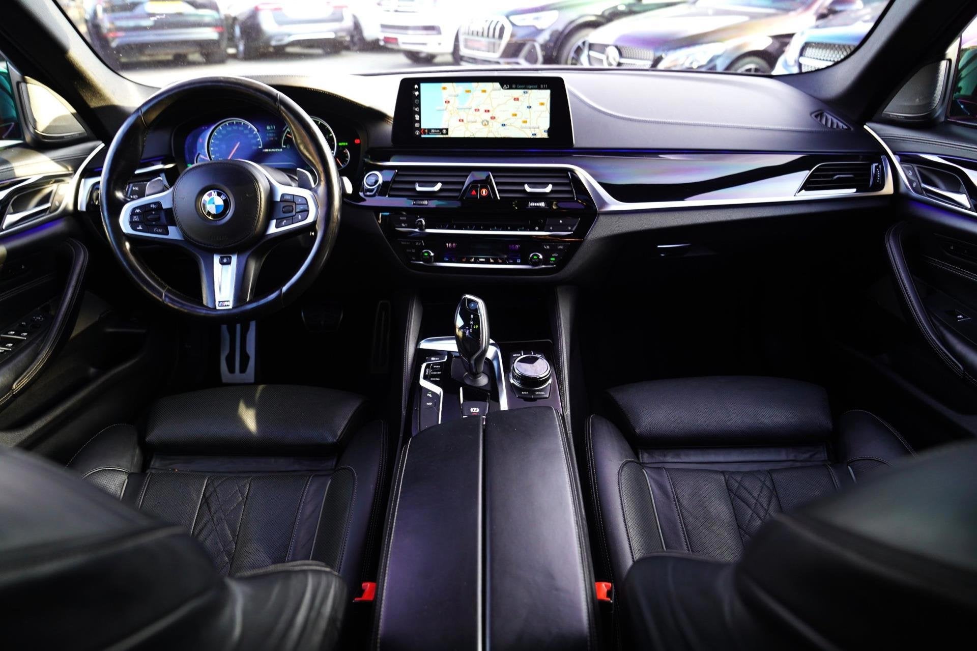 BMW 5-serie M550d xDrive| Schuifdak | Stoelkoeling | Adaptie, Auto's, Dealer onderhouden, Gebruikt, 2993 cc, 2000 kg