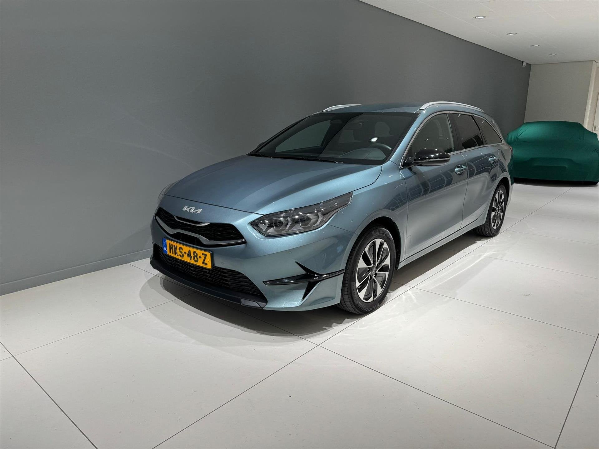 KIA Ceed Sw 1.0 T-GDi 100pk Design Edition Priv Lease v.a, Auto's, Voorwielaandrijving, Gebruikt, Leder en Stof, Origineel Nederlands