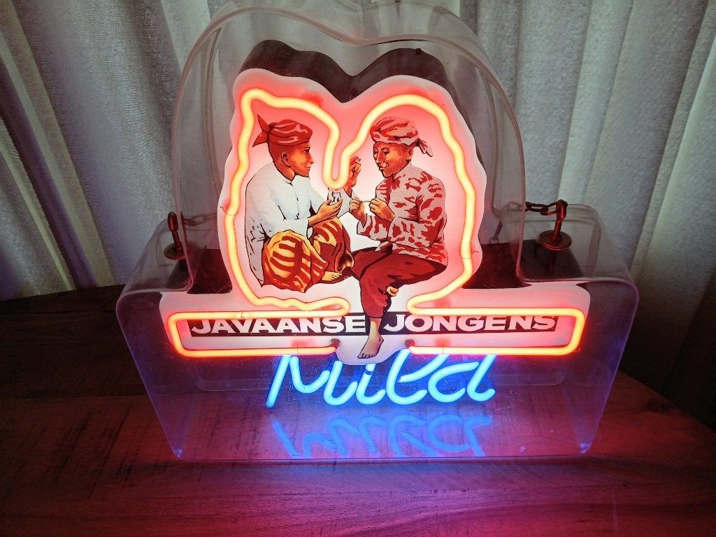 Javaanse Jongens, Ophalen of Verzenden, Zo goed als nieuw, Rood, Oosters