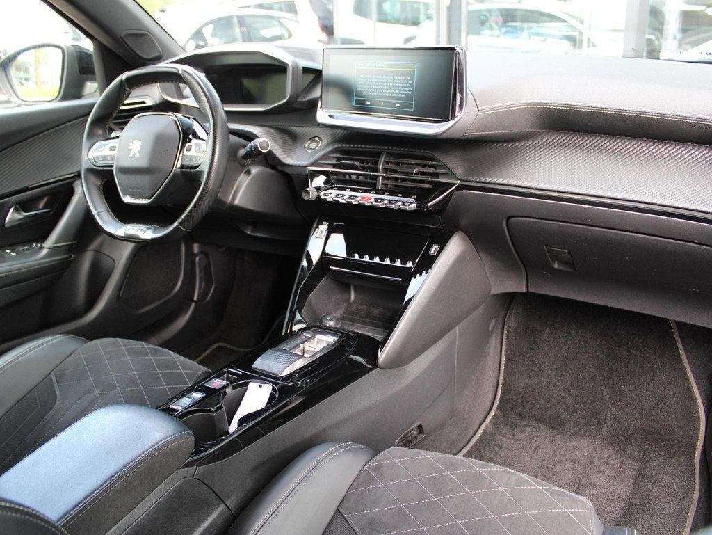 Peugeot e-2008 EV GT Pack 50 kWh | Navi / Camera / Climate, Auto's, Peugeot, 136 pk, Gebruikt, Zwart, Origineel Nederlands