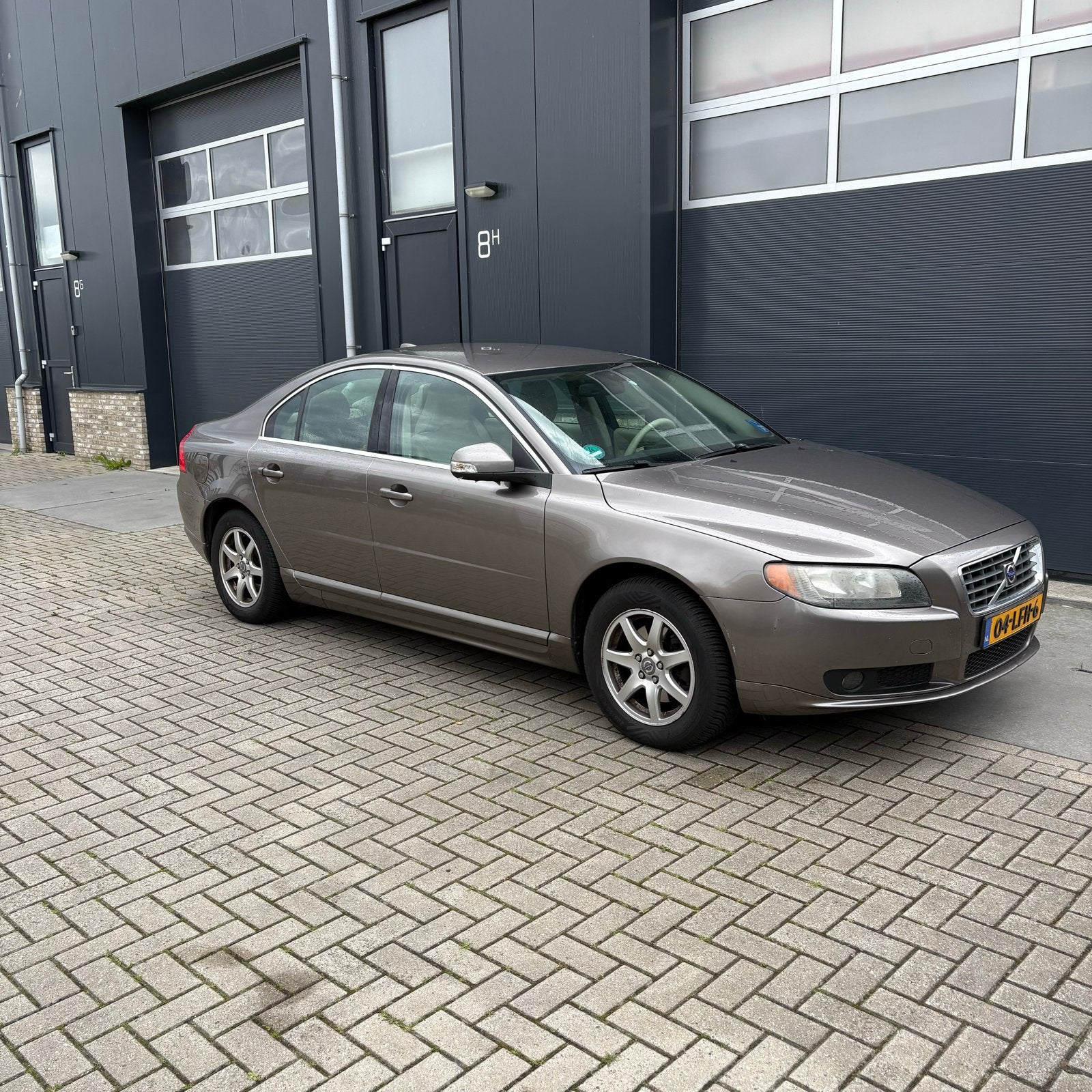 Volvo S80 2.4 D5 Geartronic Executive 2006 Grijs, Auto's, Beige, 2000 kg, Diesel, Particulier