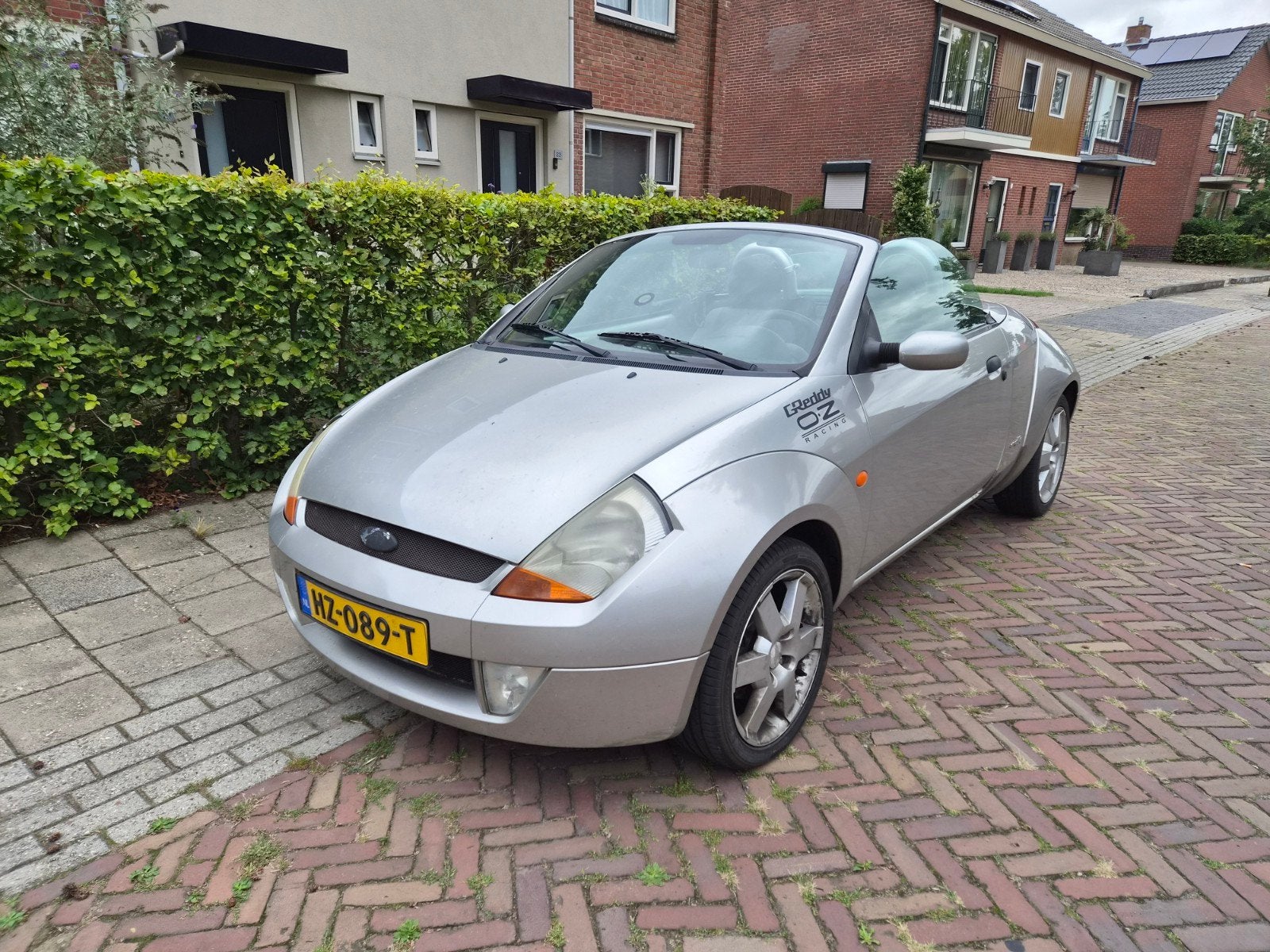 Ford Streetka cabriolet 2003 Grijs, nwe apk, koopje, teab!!!, Voorwielaandrijving, Stof, 40 €/maand, Handgeschakeld