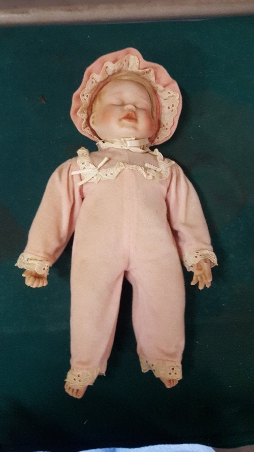 piorseleinen baby, slapend, Diversen, Rommelmarktspullen, Ophalen of Verzenden, 'T Olde Gre-j, Info@toldegrej.nl, Endepoelstraat 20f Didam