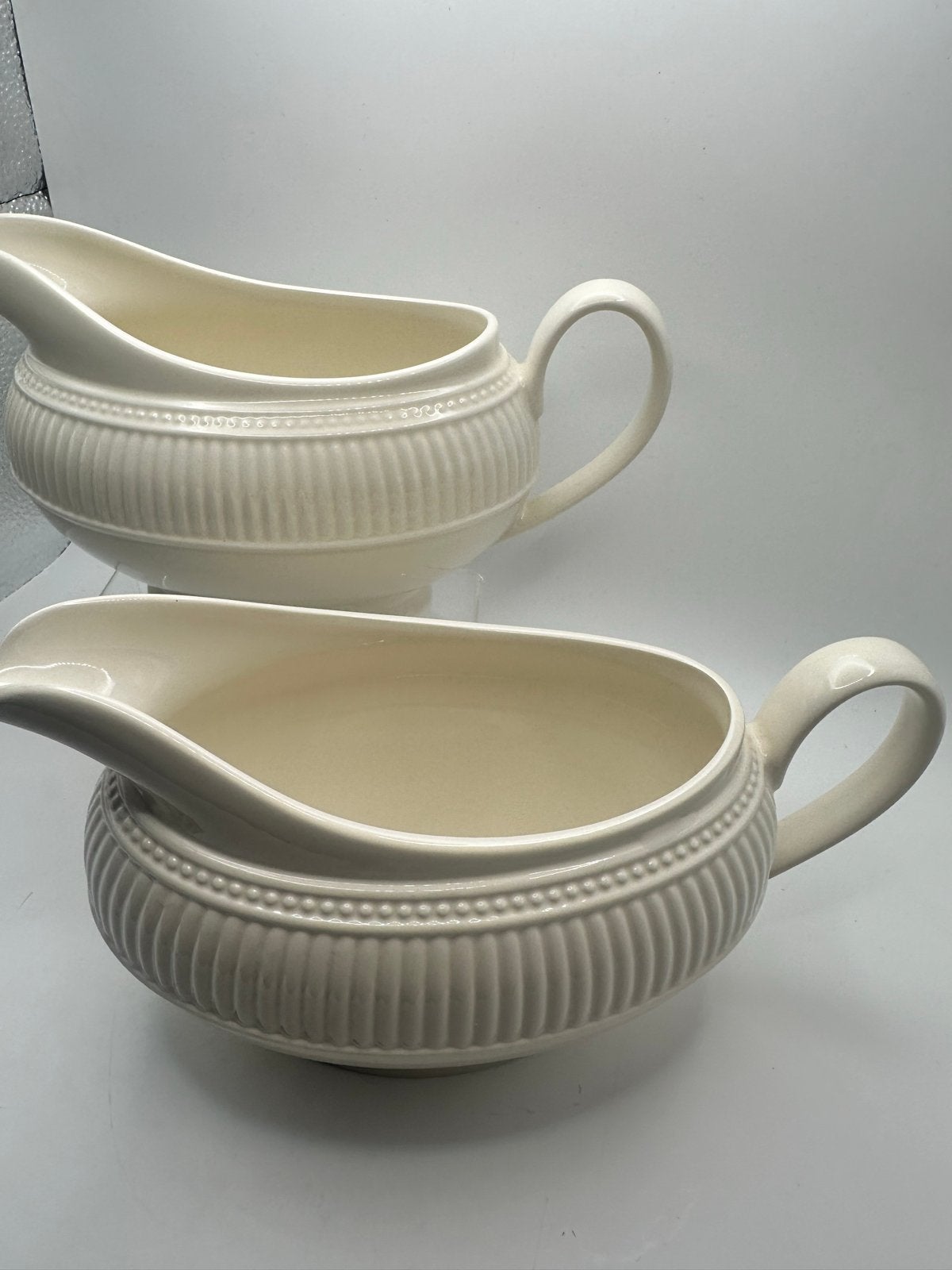 2x Wedgwood Windsor juskom / sauskom - Uitstekende staat, Huis en Inrichting, Keuken | Servies, Verzenden, Zo goed als nieuw, Keramiek