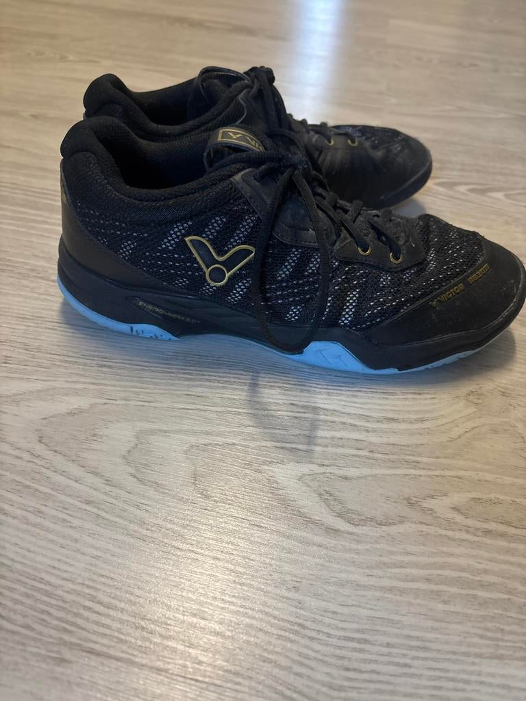 Victor badminton schoenen - Zwart met goud, Sport en Fitness, Badminton, Gebruikt, Schoenen, Ophalen of Verzenden
