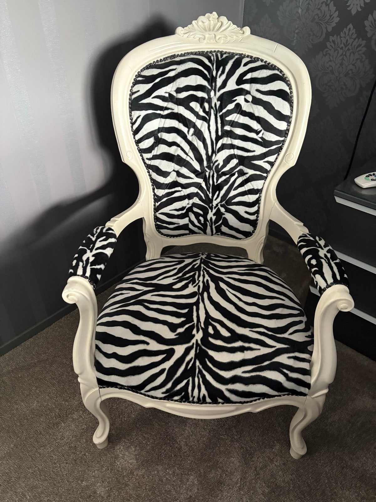 Lodewijk stoeltje met zebraprint en wit geverfd, Wit, Ophalen of Verzenden, Zo goed als nieuw, Eén