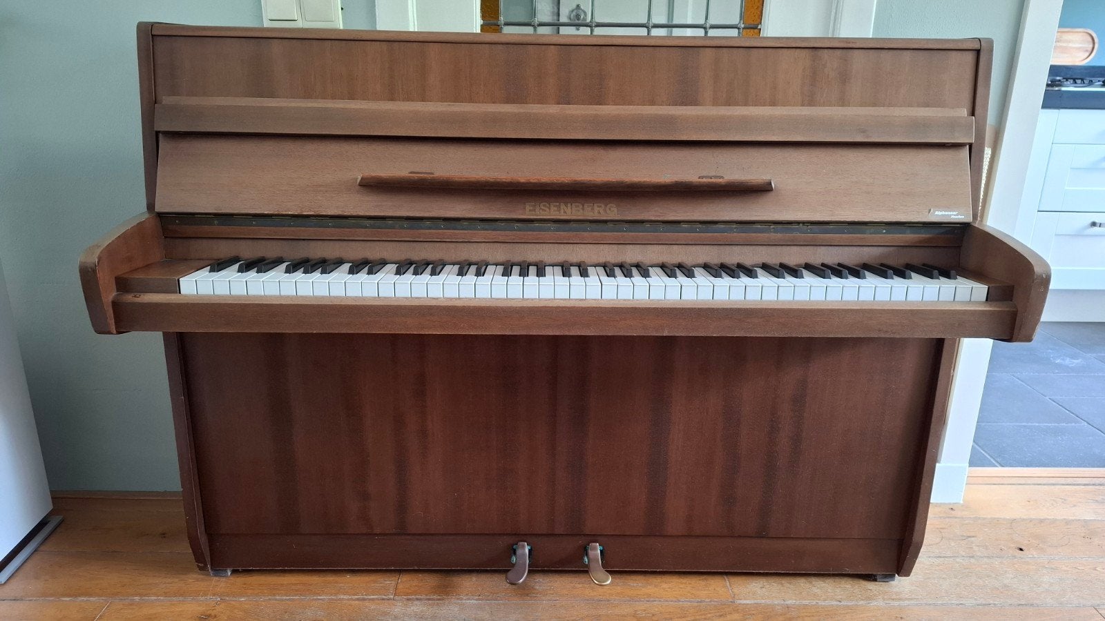 Eisenberg piano uit 1987 - Mooie klank, lichte aanslag, Ophalen, Gebruikt, Bruin, Piano