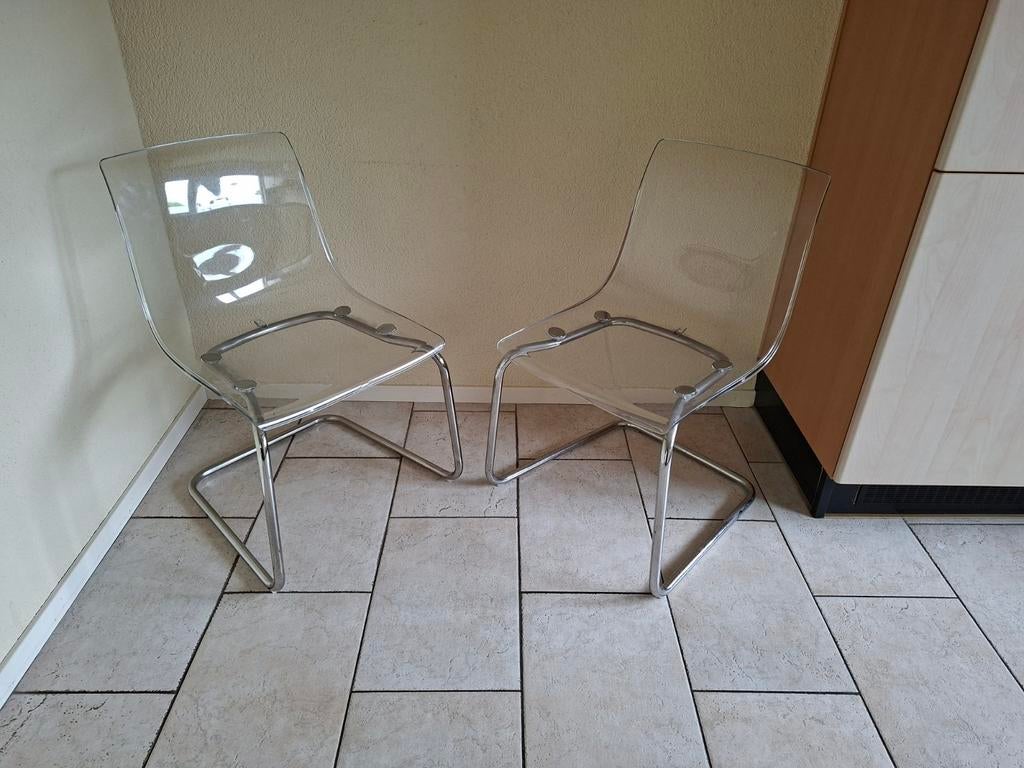 Set van 2 transparante stoelen met metalen onderstel, Huis en Inrichting, Stoelen, Ophalen, Twee, Overige kleuren, Metaal
