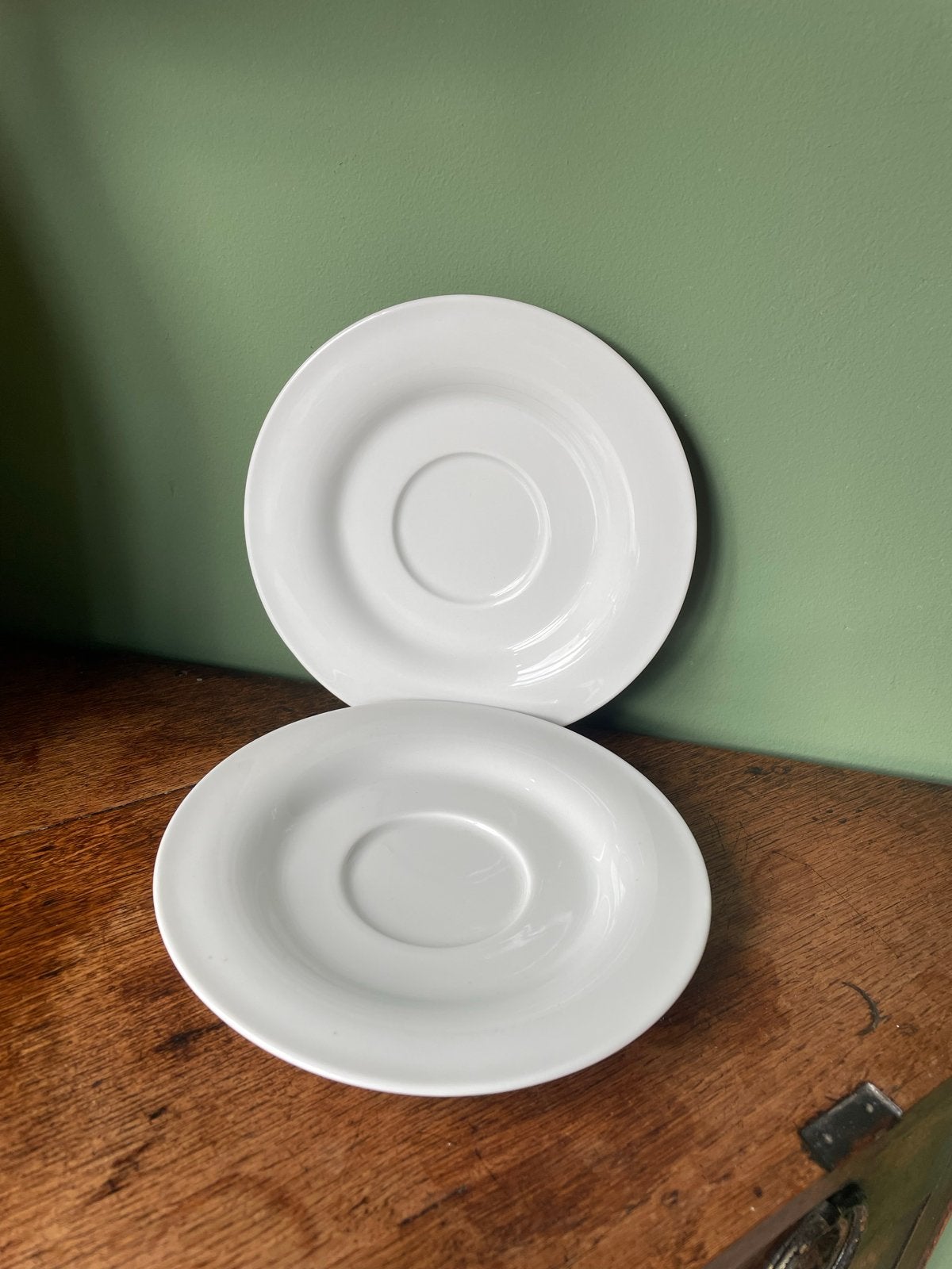 2 Arzberg Move Weiss Café-au-Lait schotels 18 cm, Huis en Inrichting, Nieuw, Ophalen of Verzenden, Kop(pen) en/of Schotel(s), Porselein