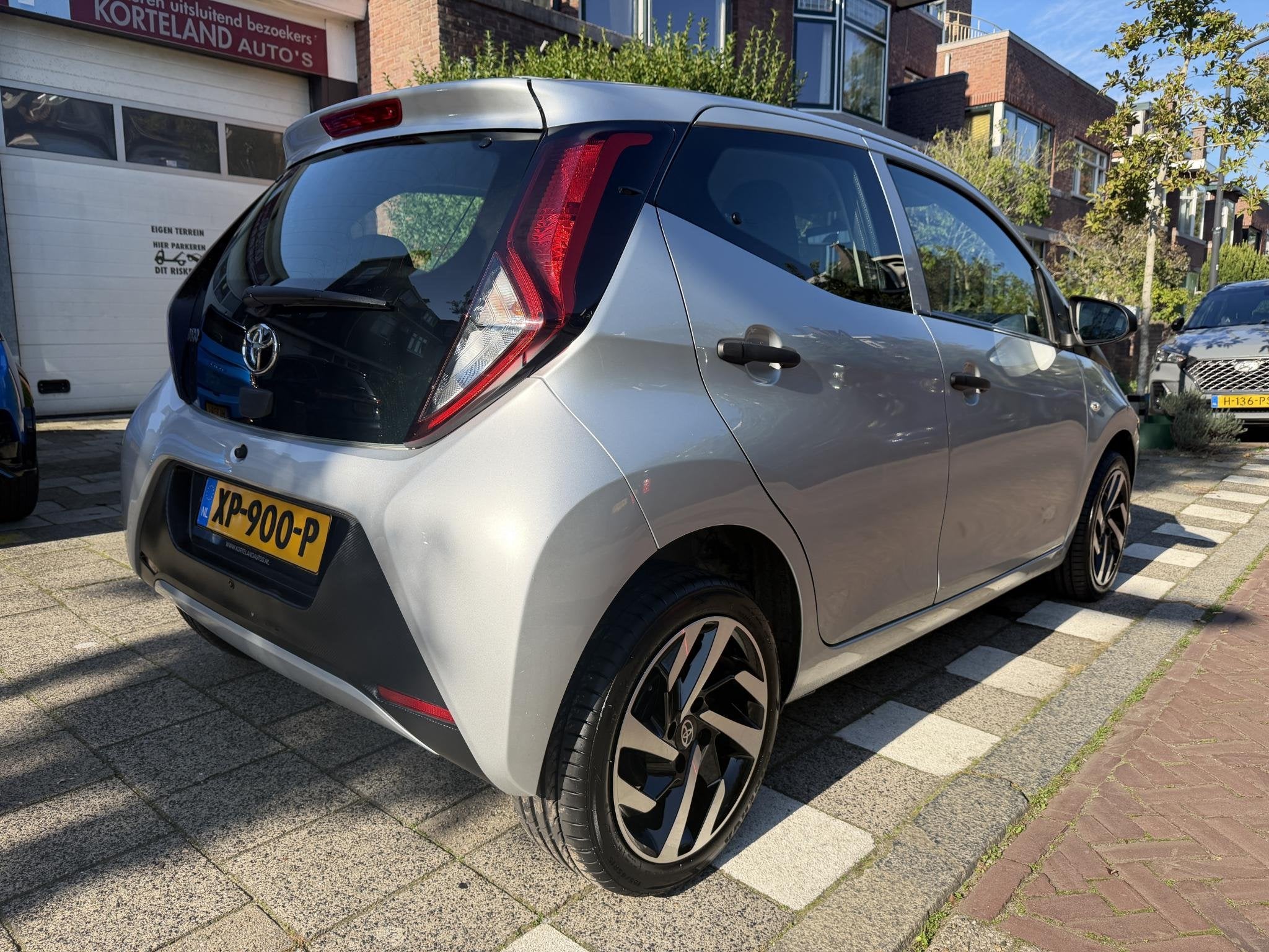 Toyota Aygo 1.0 VVT-i x-fun l Airco l Carplay | Camera |, Auto's, Voorwielaandrijving, Stof, Gebruikt, Met garantie (alle)