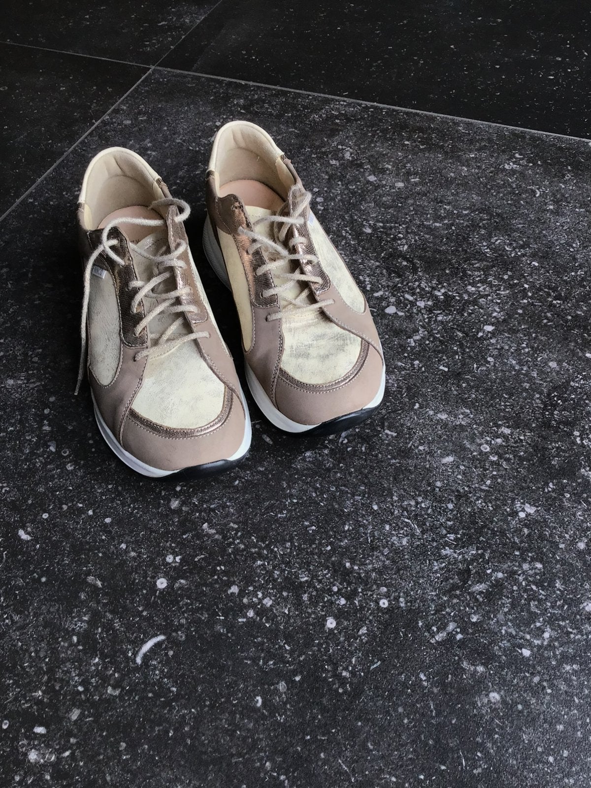 Comfortschoenen, Kleding | Dames, Schoenen, Beige, Overige typen, Ophalen of Verzenden, Zo goed als nieuw